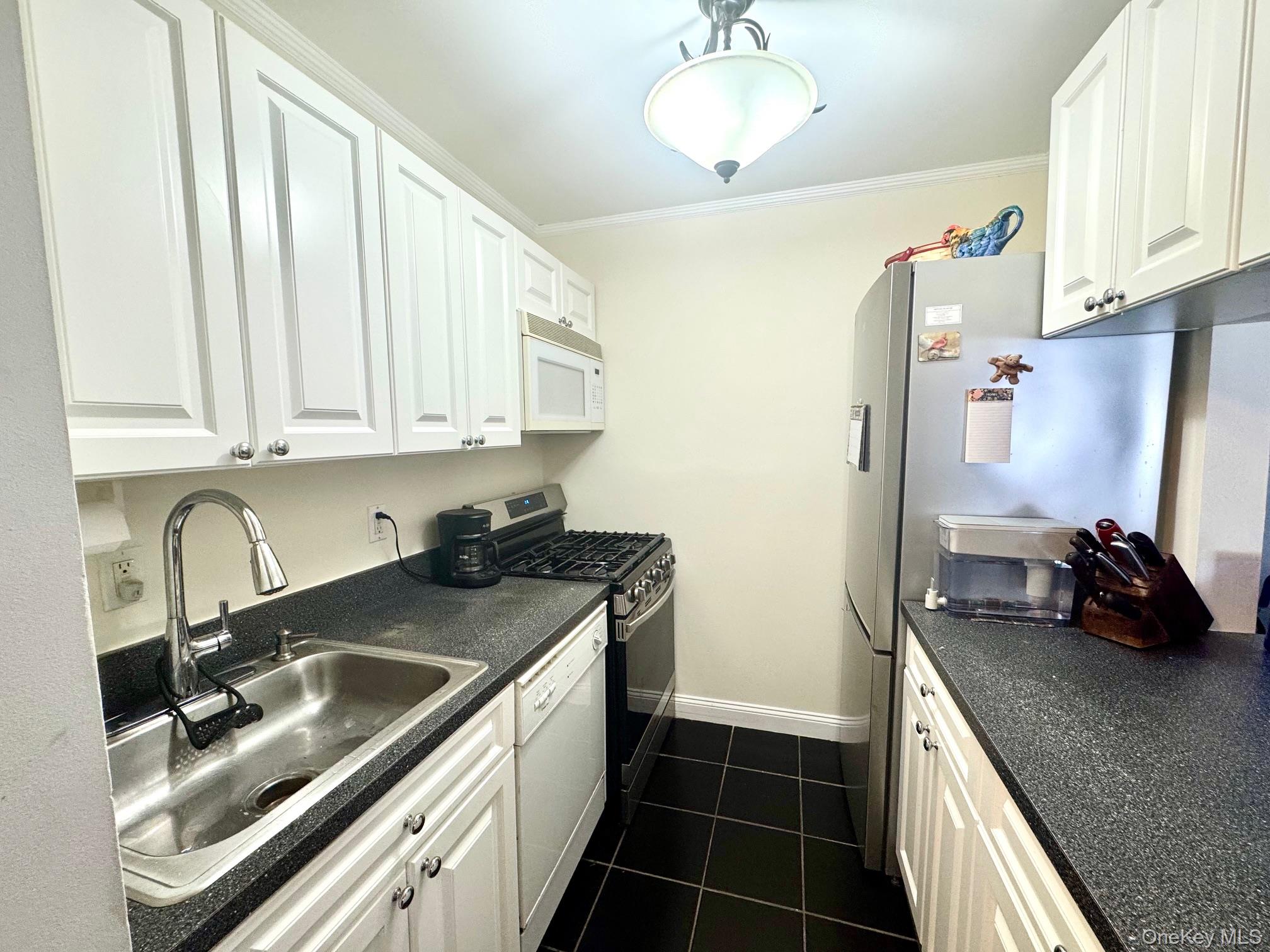 1 Aspen Court # 1, Coram, NY 11727