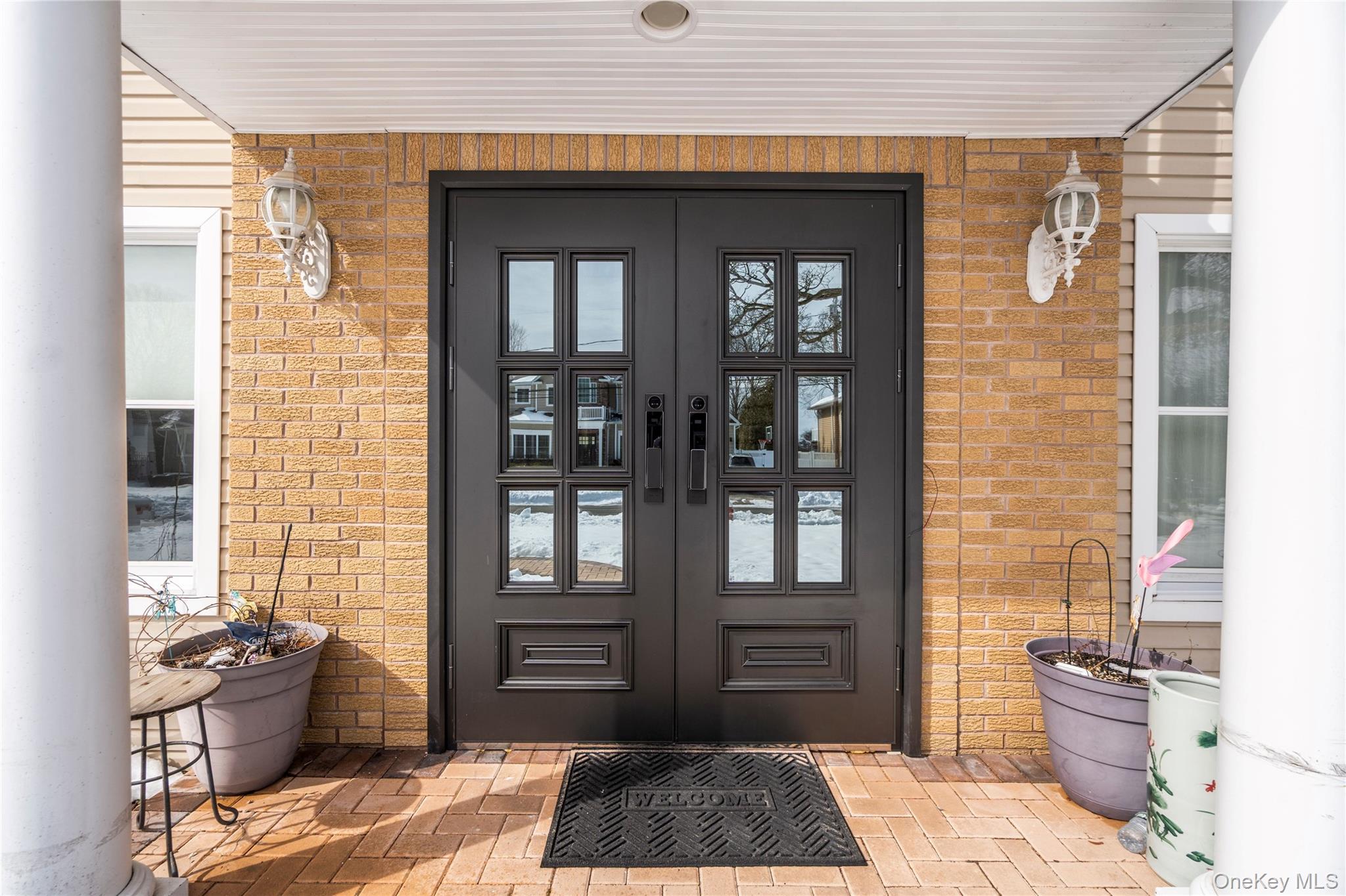 5 Pine Street, Plainview, NY 11803