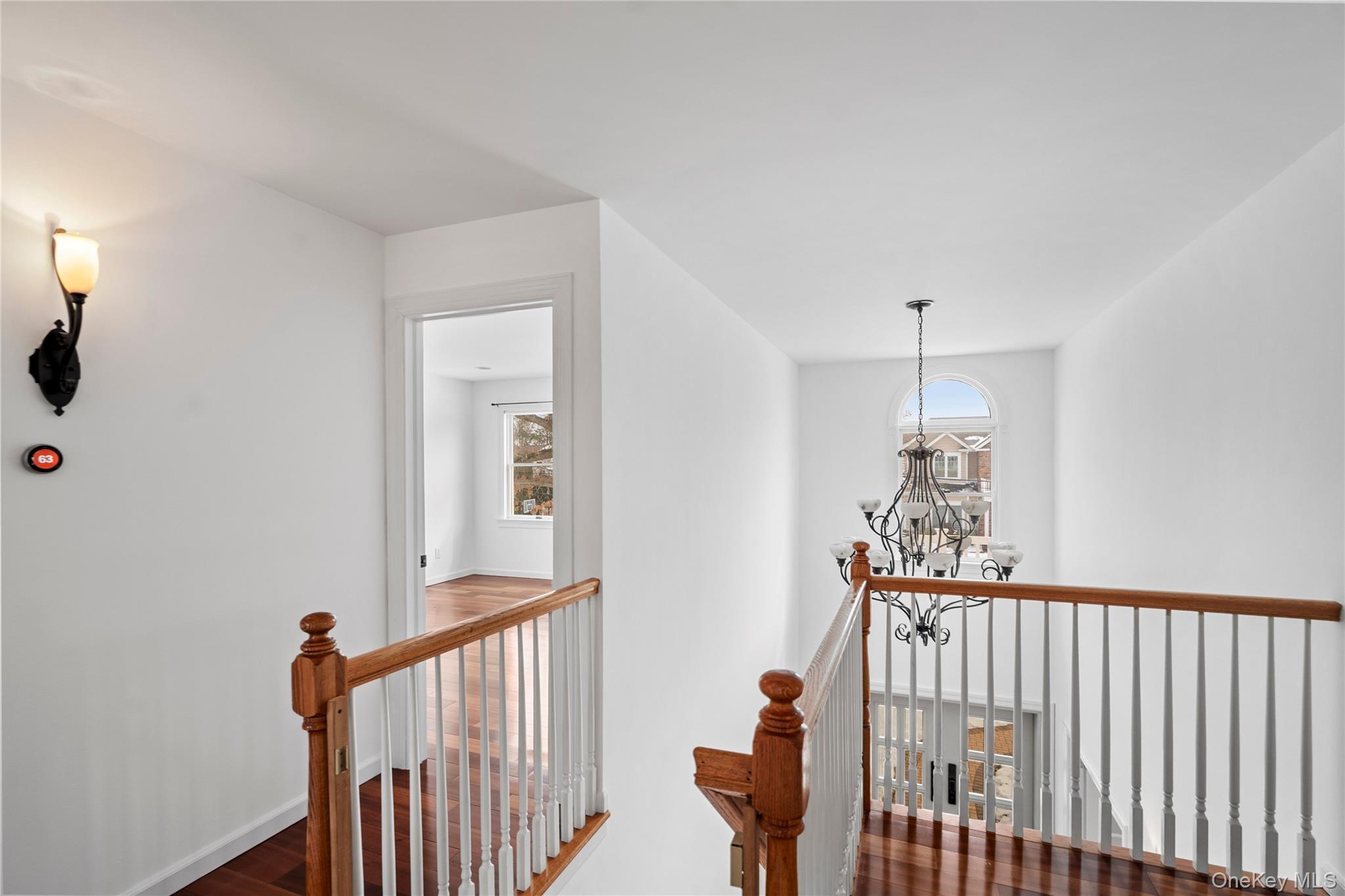 5 Pine Street, Plainview, NY 11803