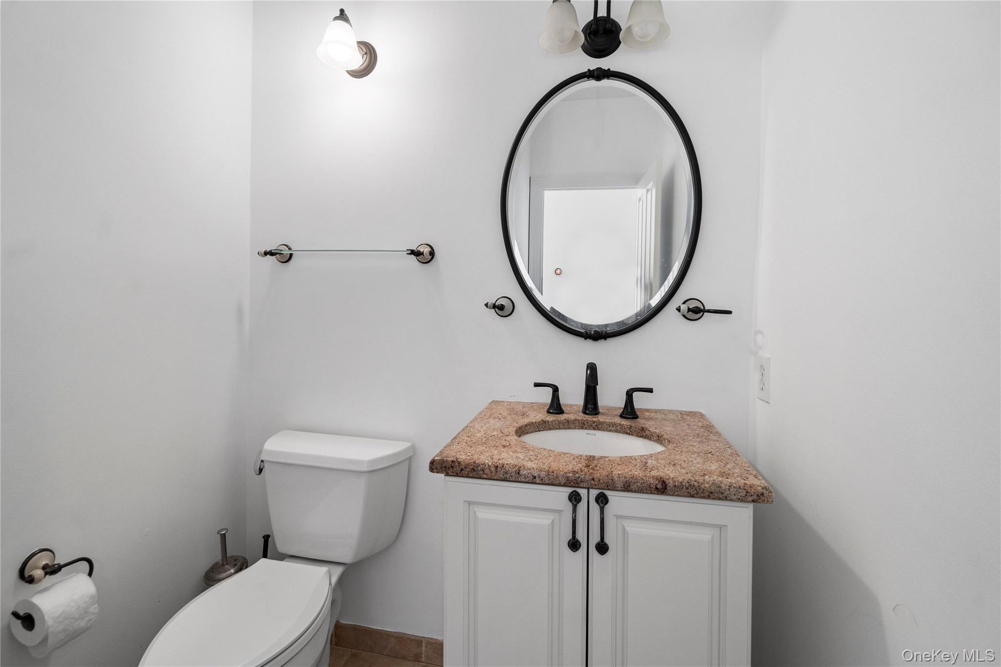 5 Pine Street, Plainview, NY 11803