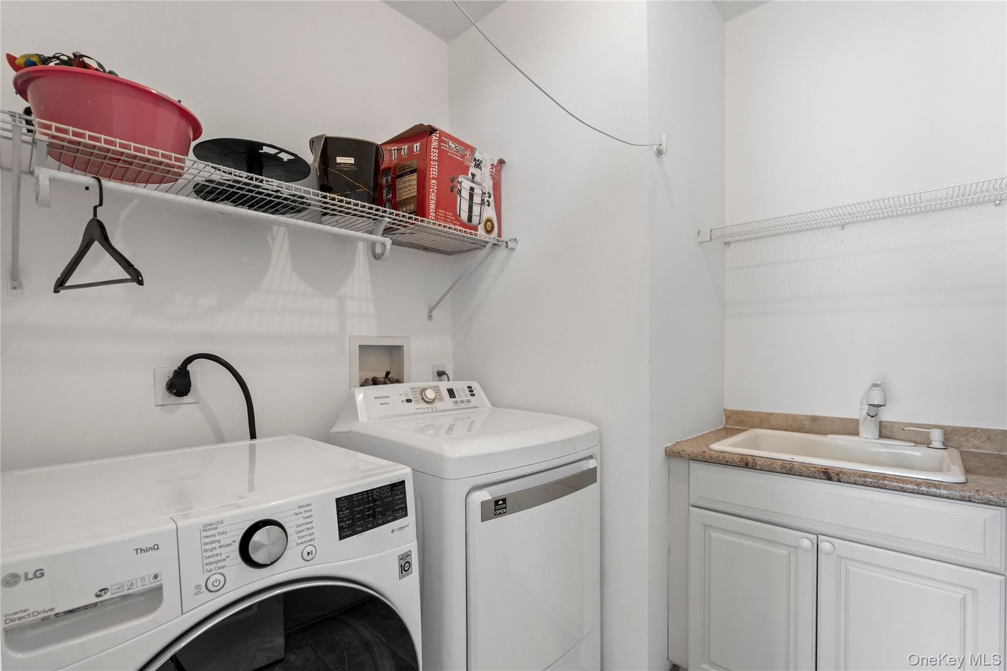 5 Pine Street, Plainview, NY 11803