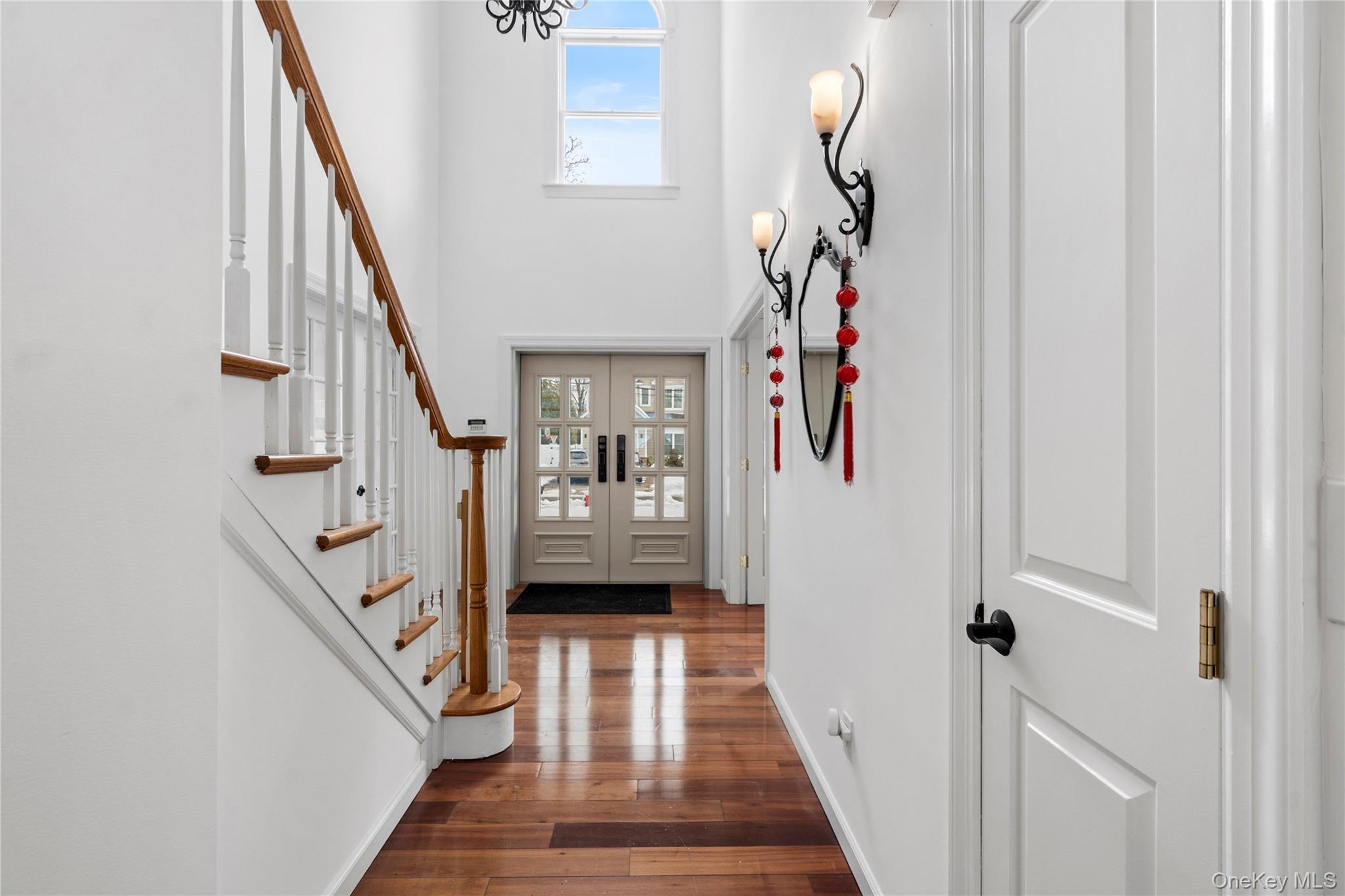 5 Pine Street, Plainview, NY 11803