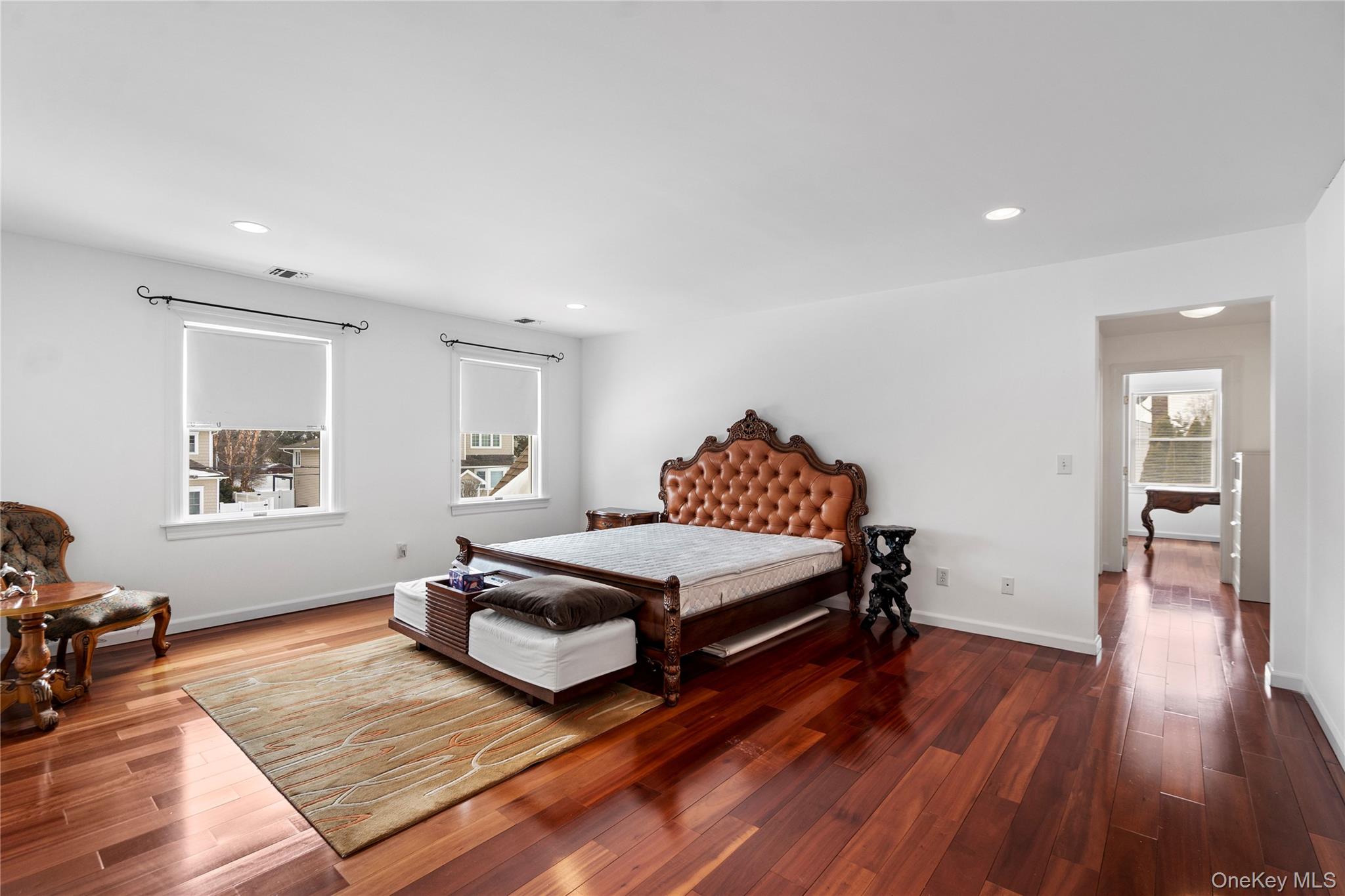 5 Pine Street, Plainview, NY 11803