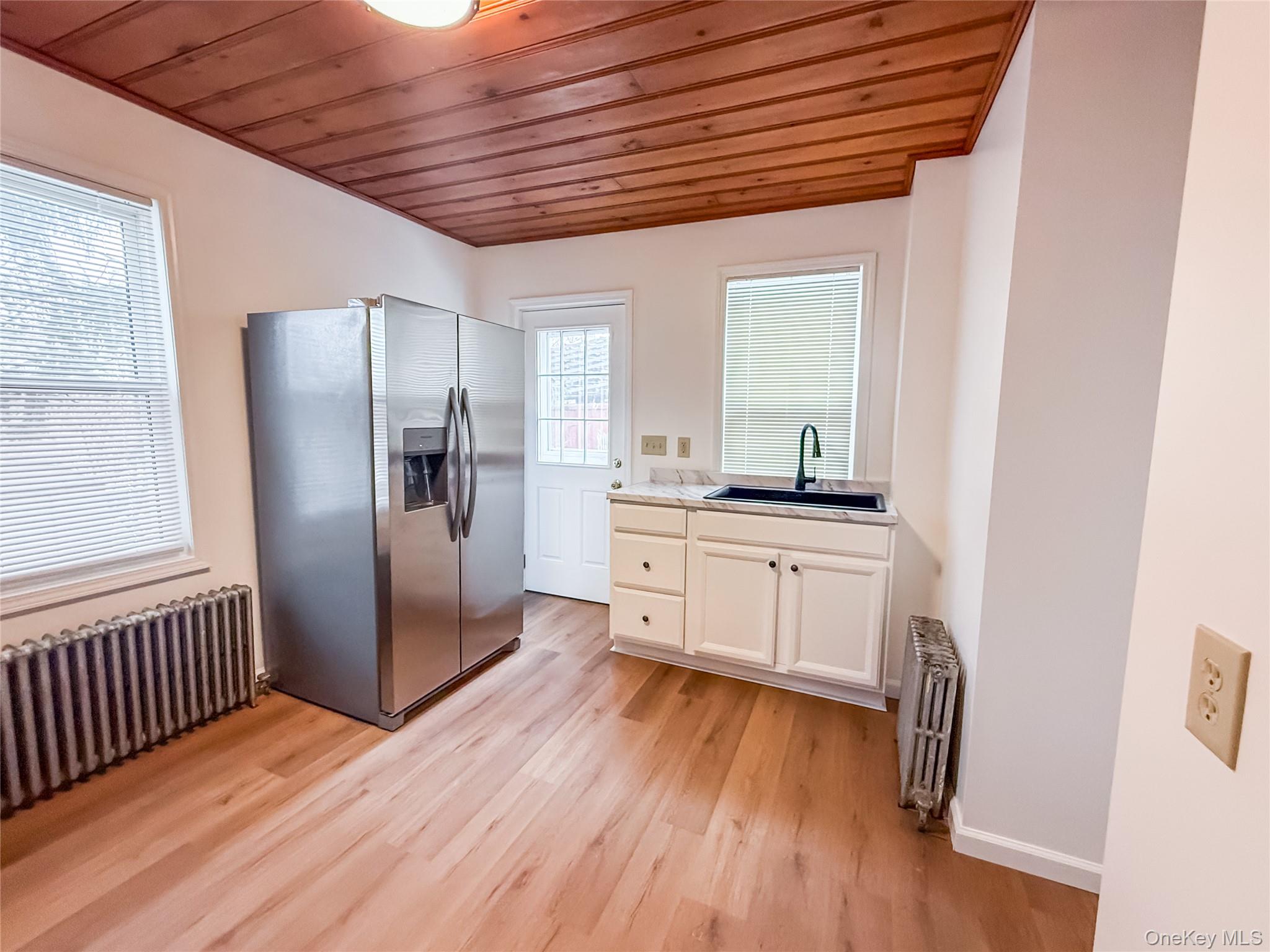 2-4 Elm Place, Poughkeepsie, NY 12601