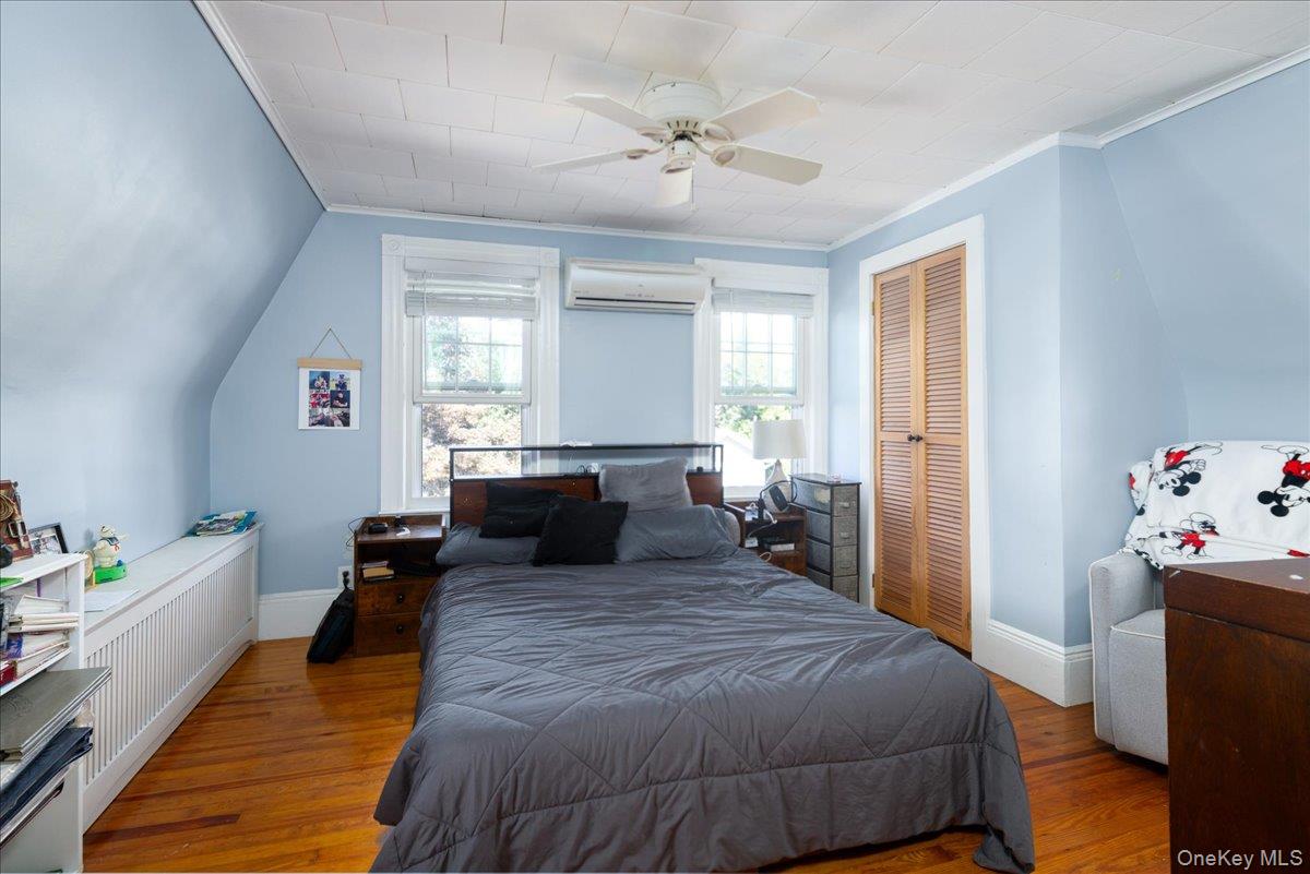 404 Silver Lane, Oceanside, NY 11572