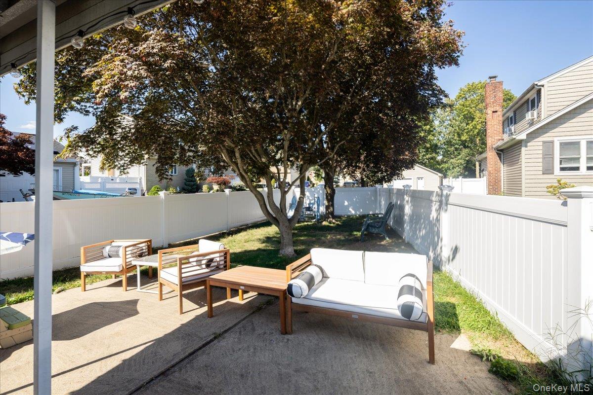 404 Silver Lane, Oceanside, NY 11572