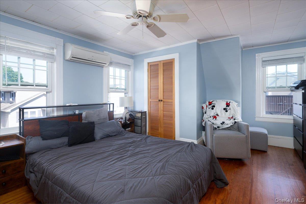 404 Silver Lane, Oceanside, NY 11572