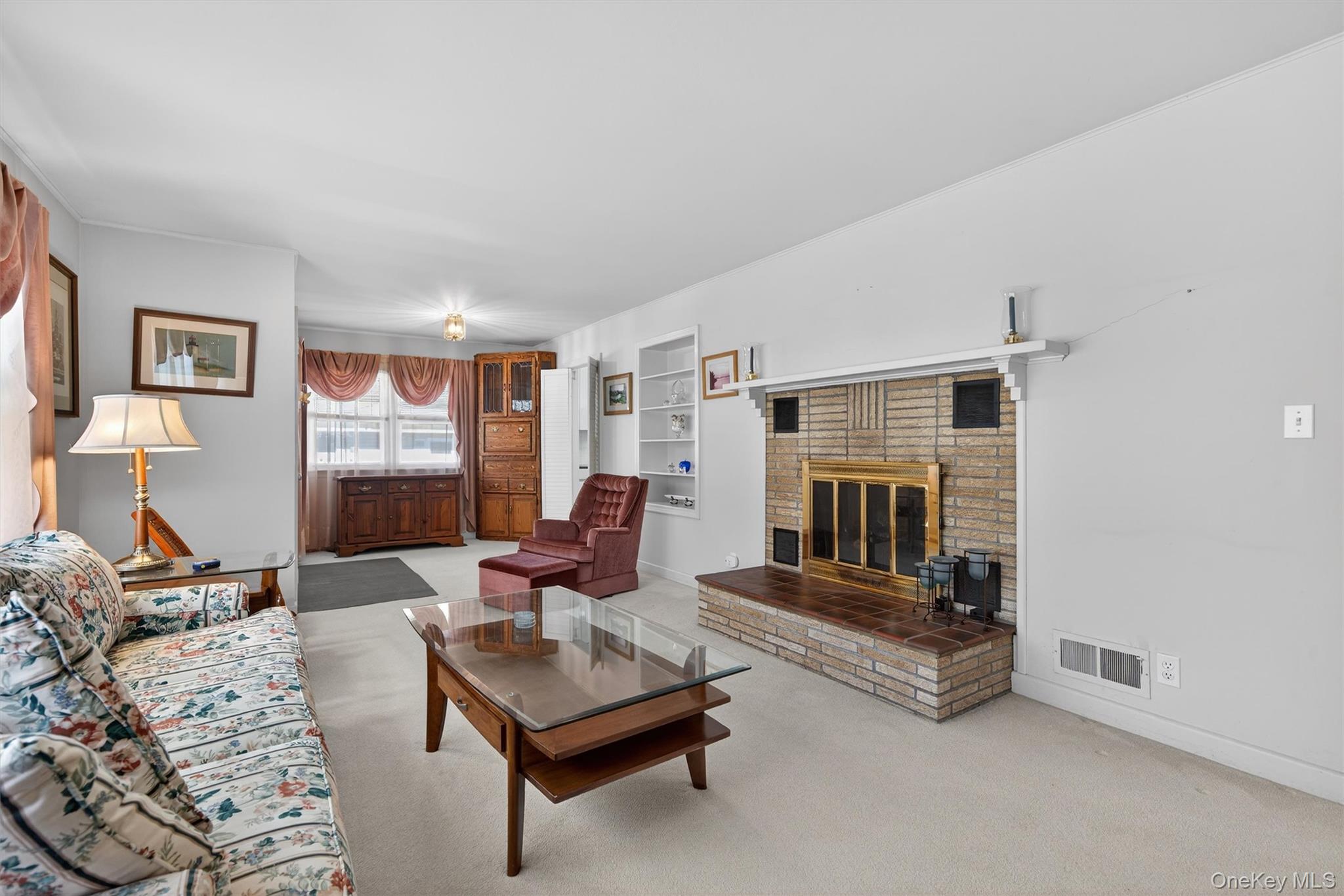 2 Thomas Jefferson Place, Middletown, NY 10940