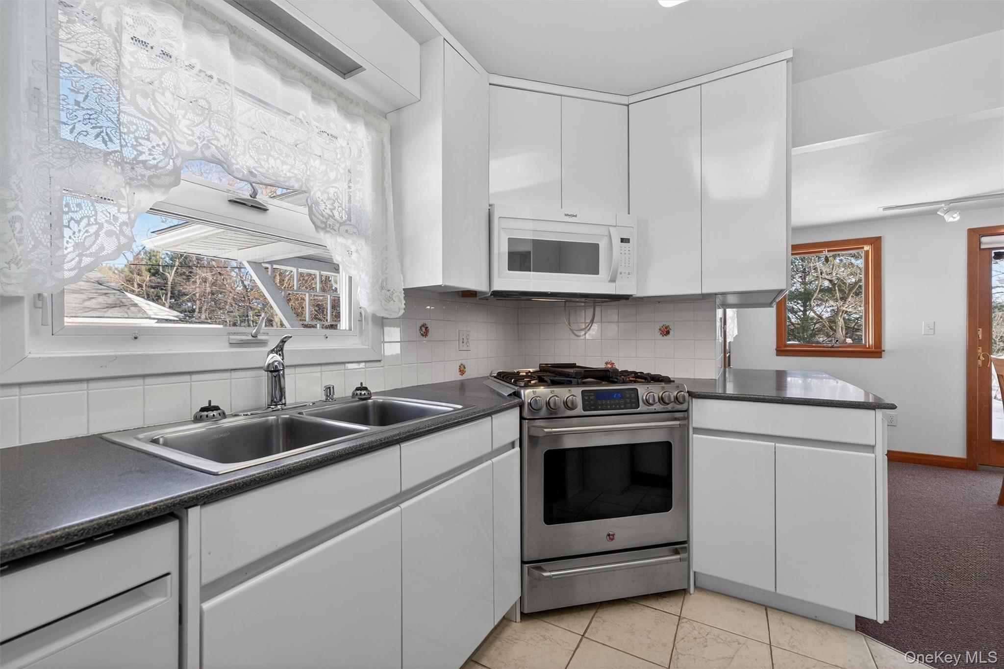 2 Thomas Jefferson Place, Middletown, NY 10940