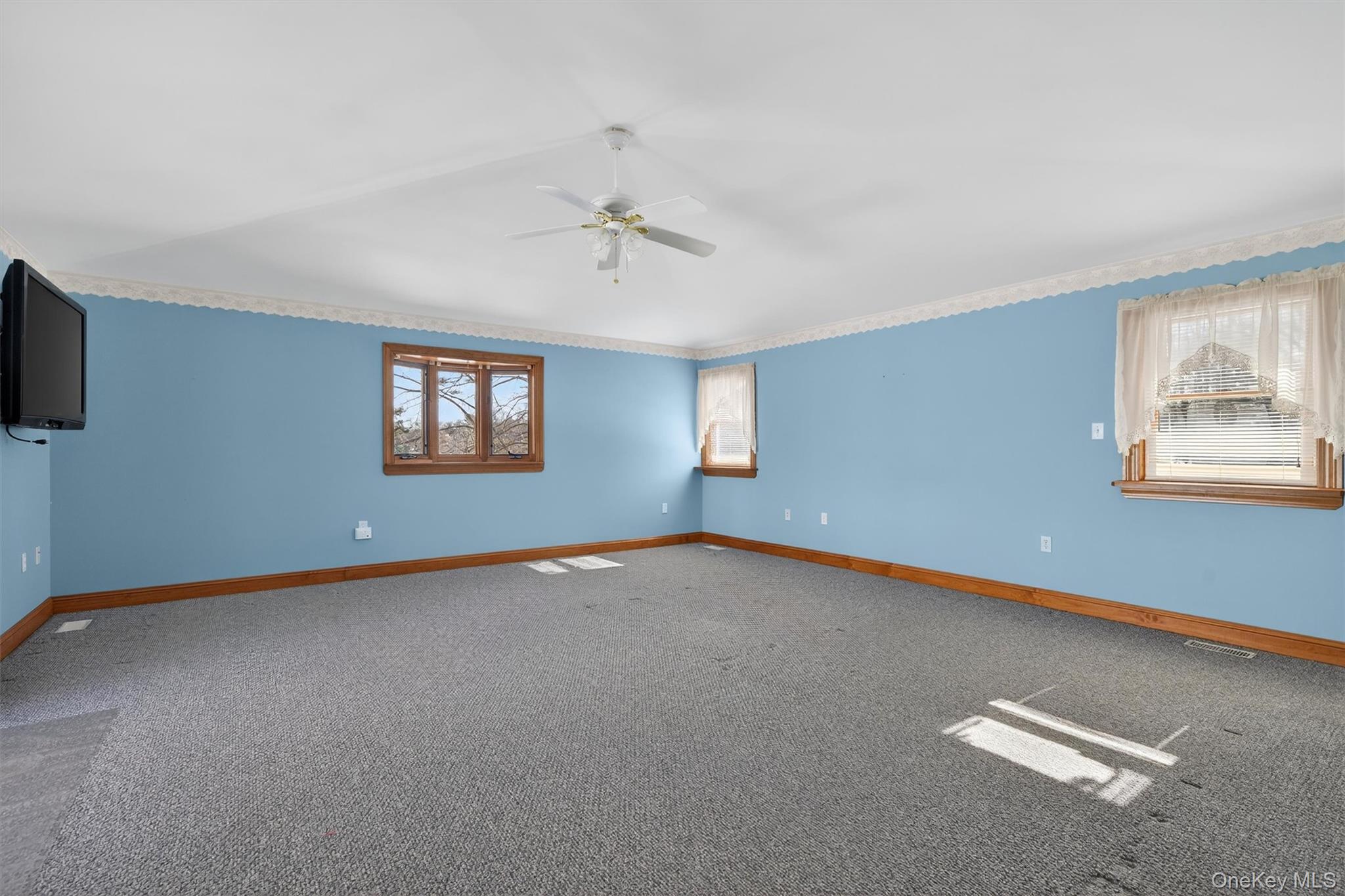 2 Thomas Jefferson Place, Middletown, NY 10940