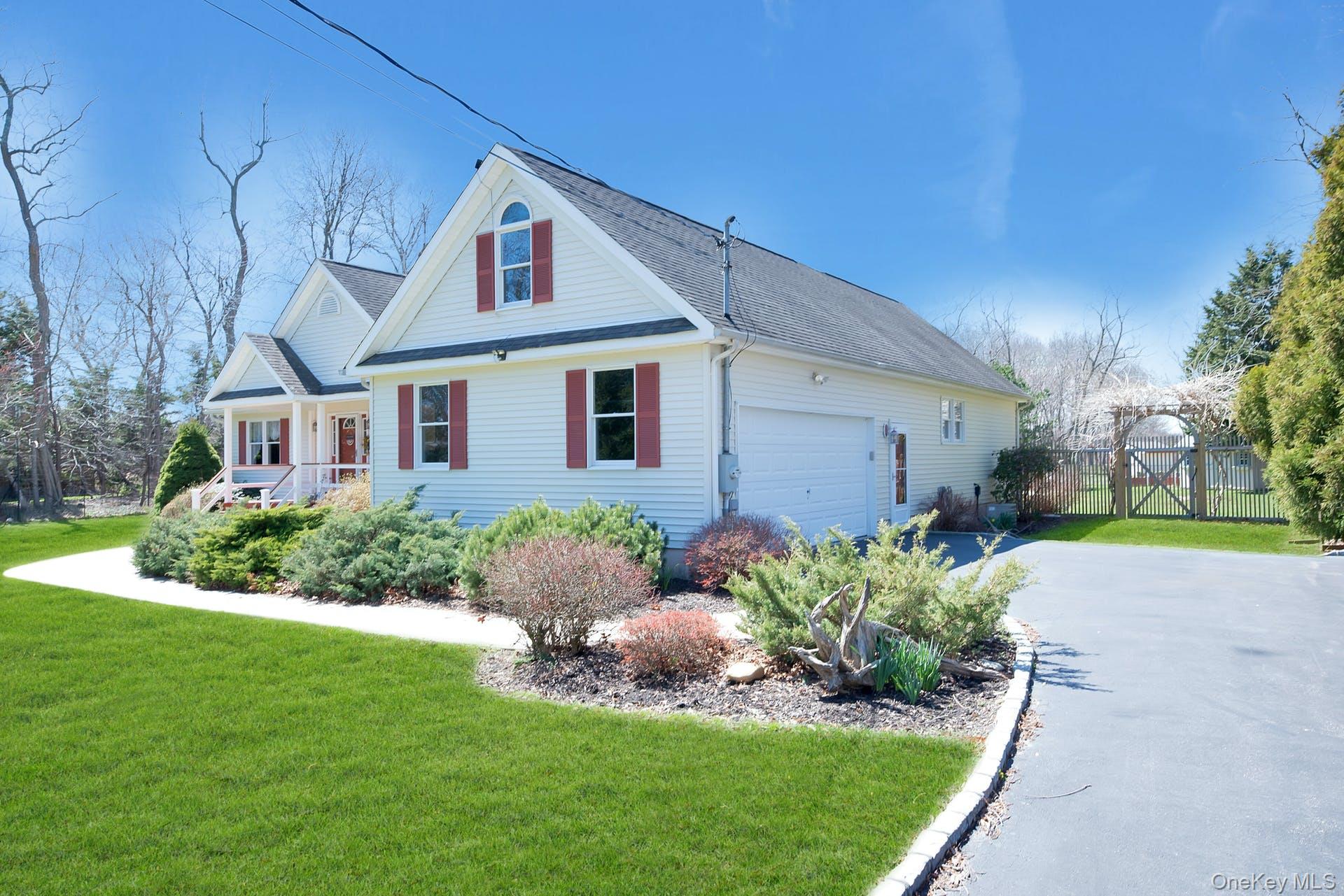 3045 Rocky Point Road, East Marion, NY 11939