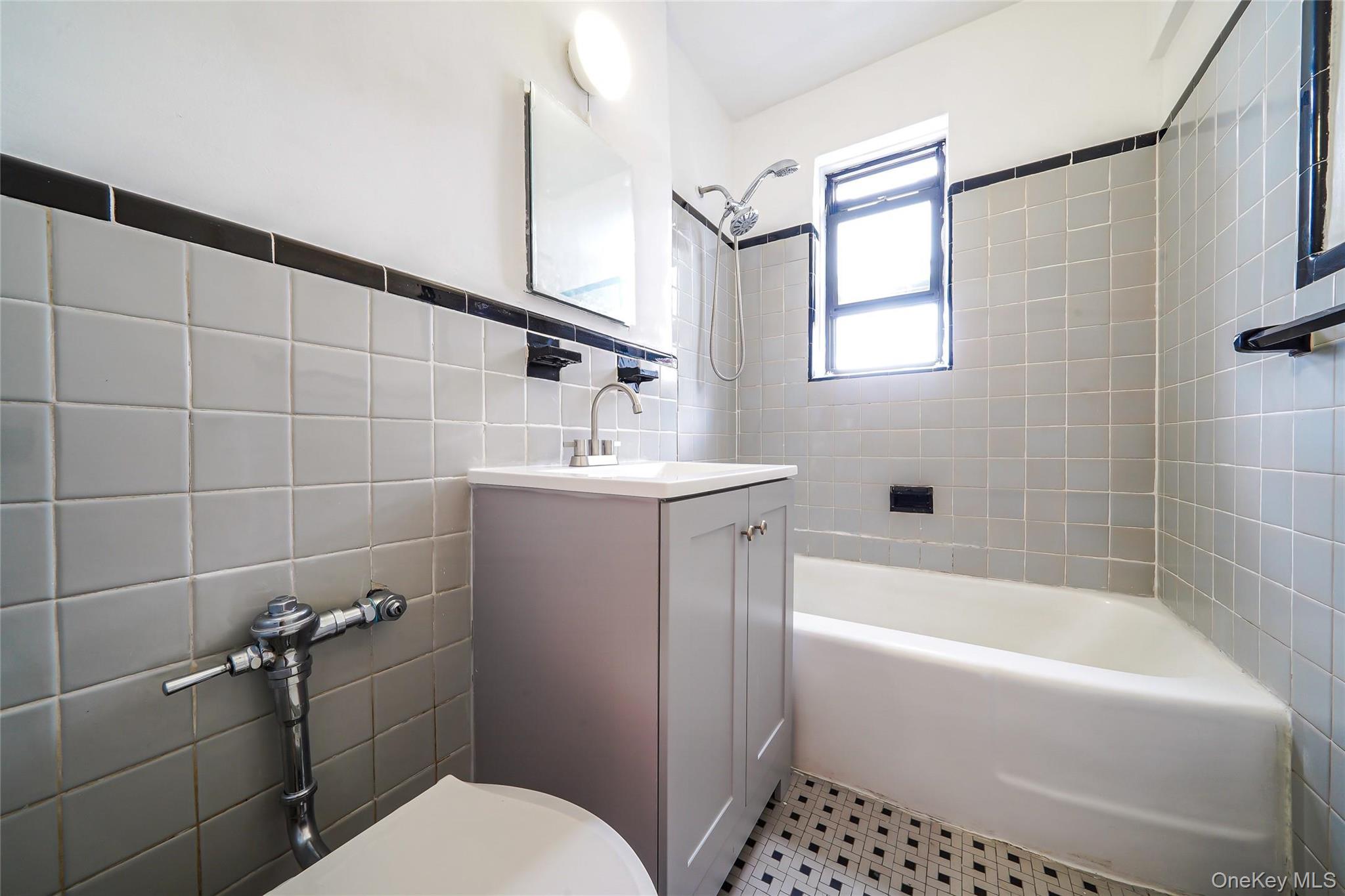 1 Fisher Drive # 207, Mount Vernon, NY 10552