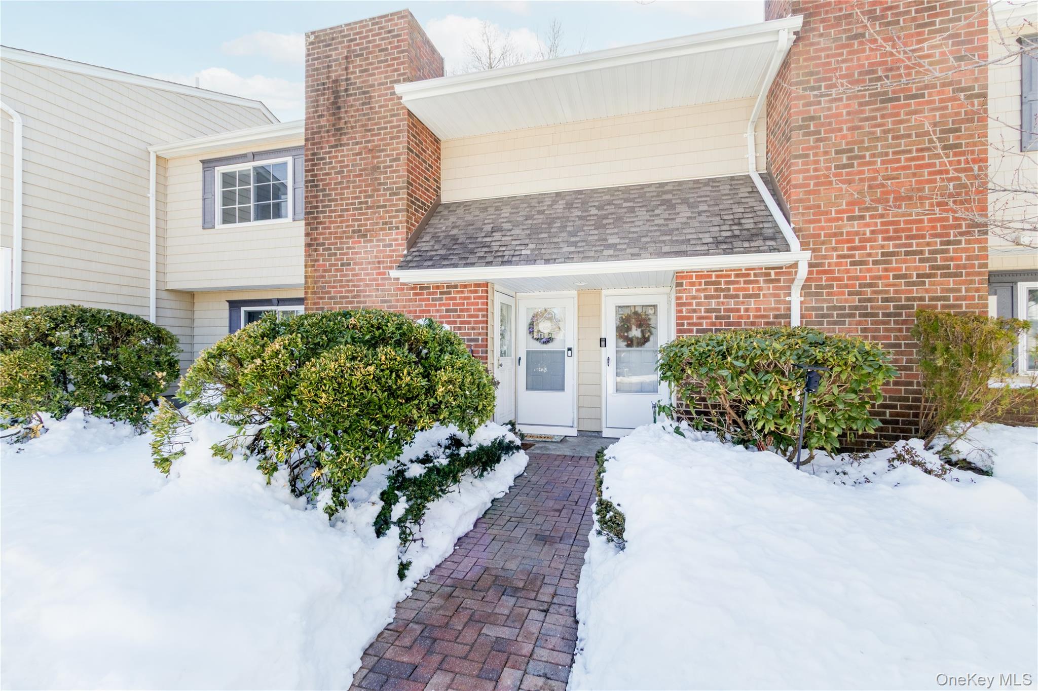 266 Lake Point Circle # 266, Middle Island, NY 11953