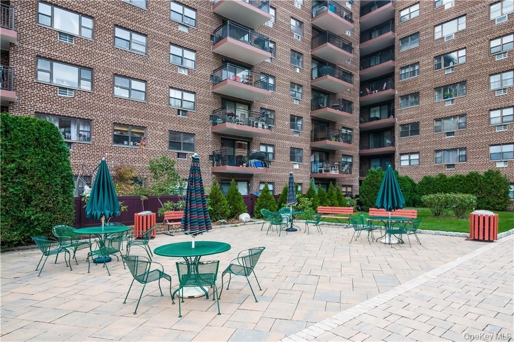 100 Diplomat Drive # 8C, Mount Kisco, NY 10549