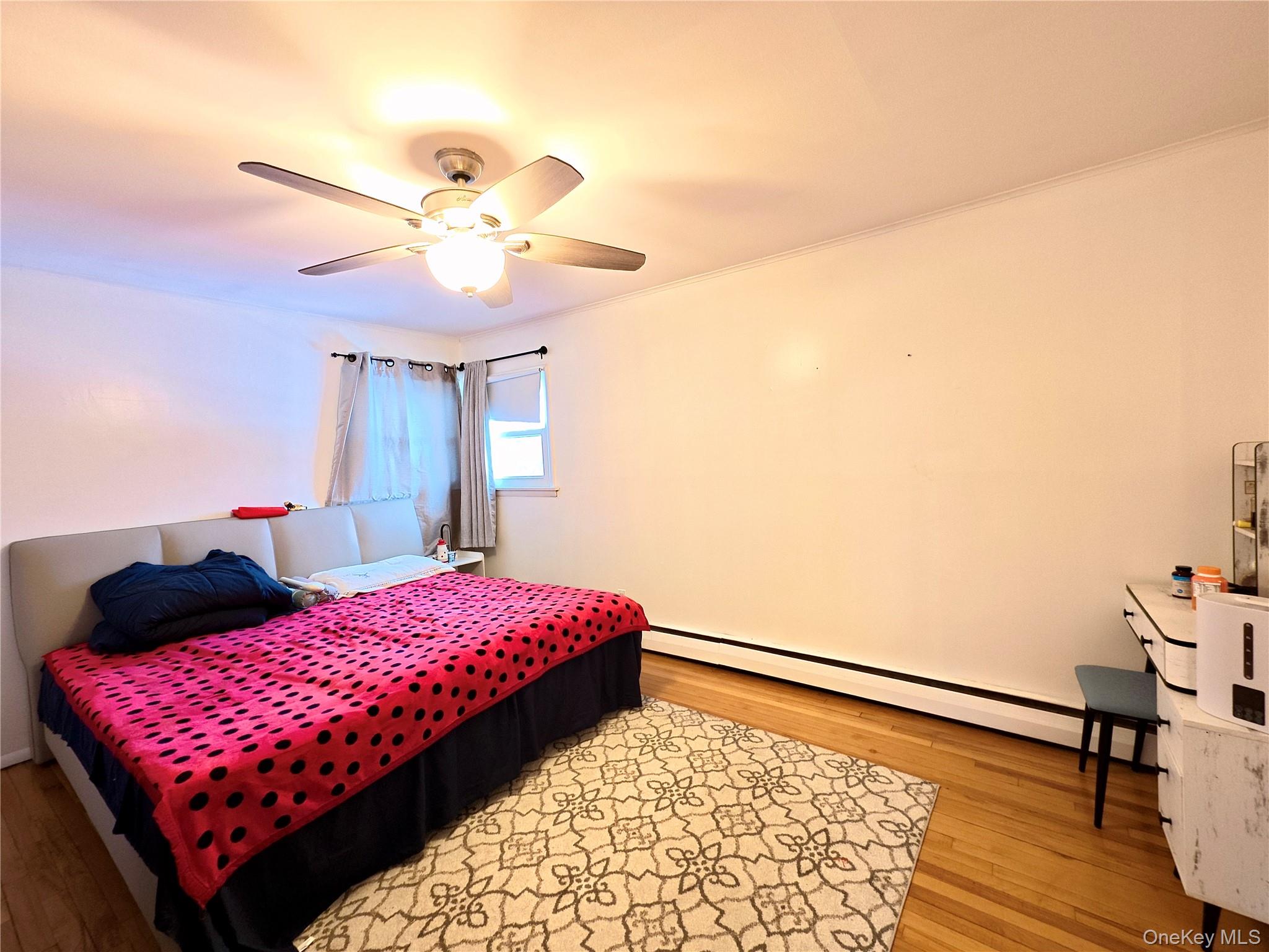 10 Kings Park Road, Commack, NY 11725