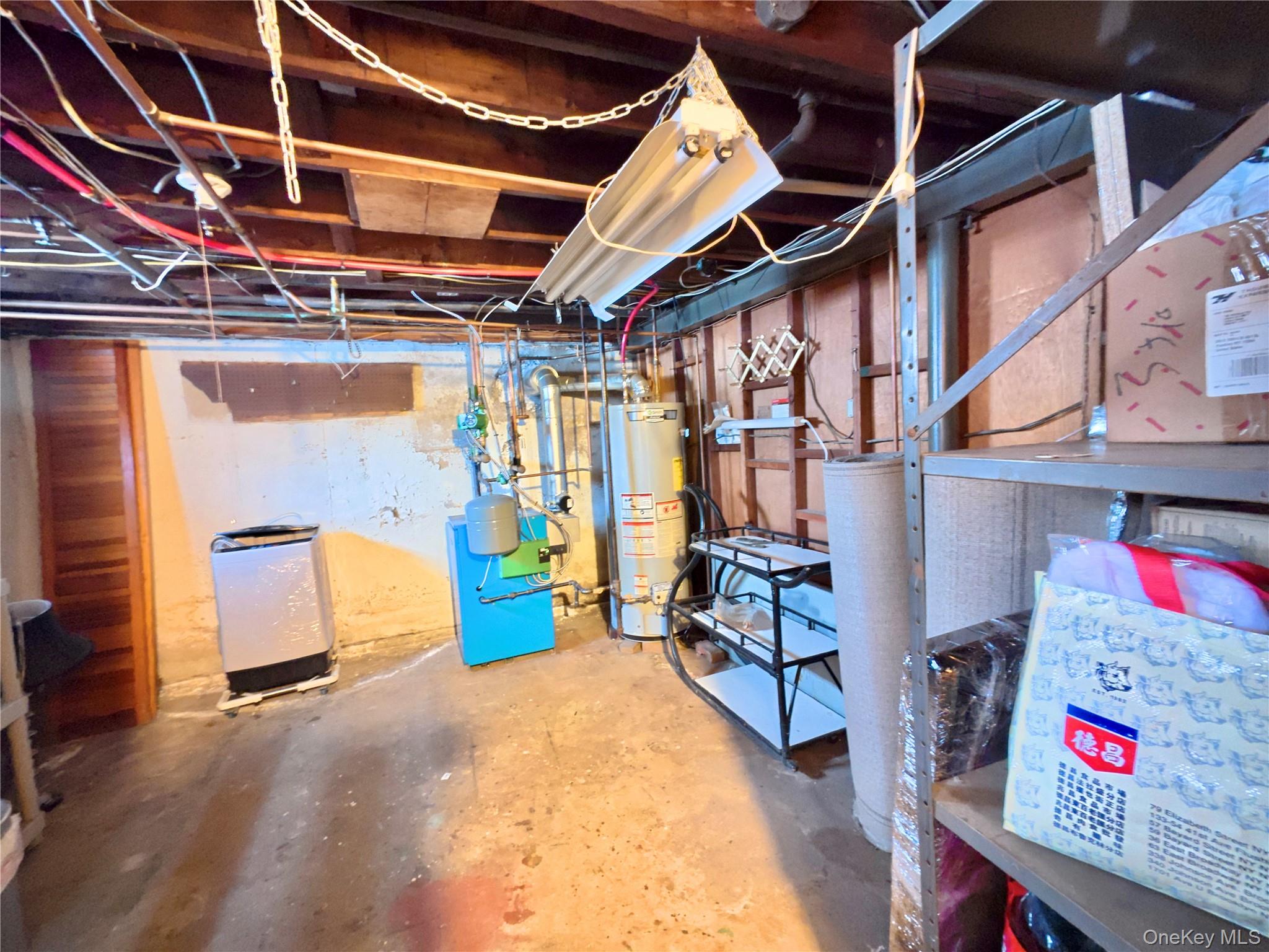 10 Kings Park Road, Commack, NY 11725