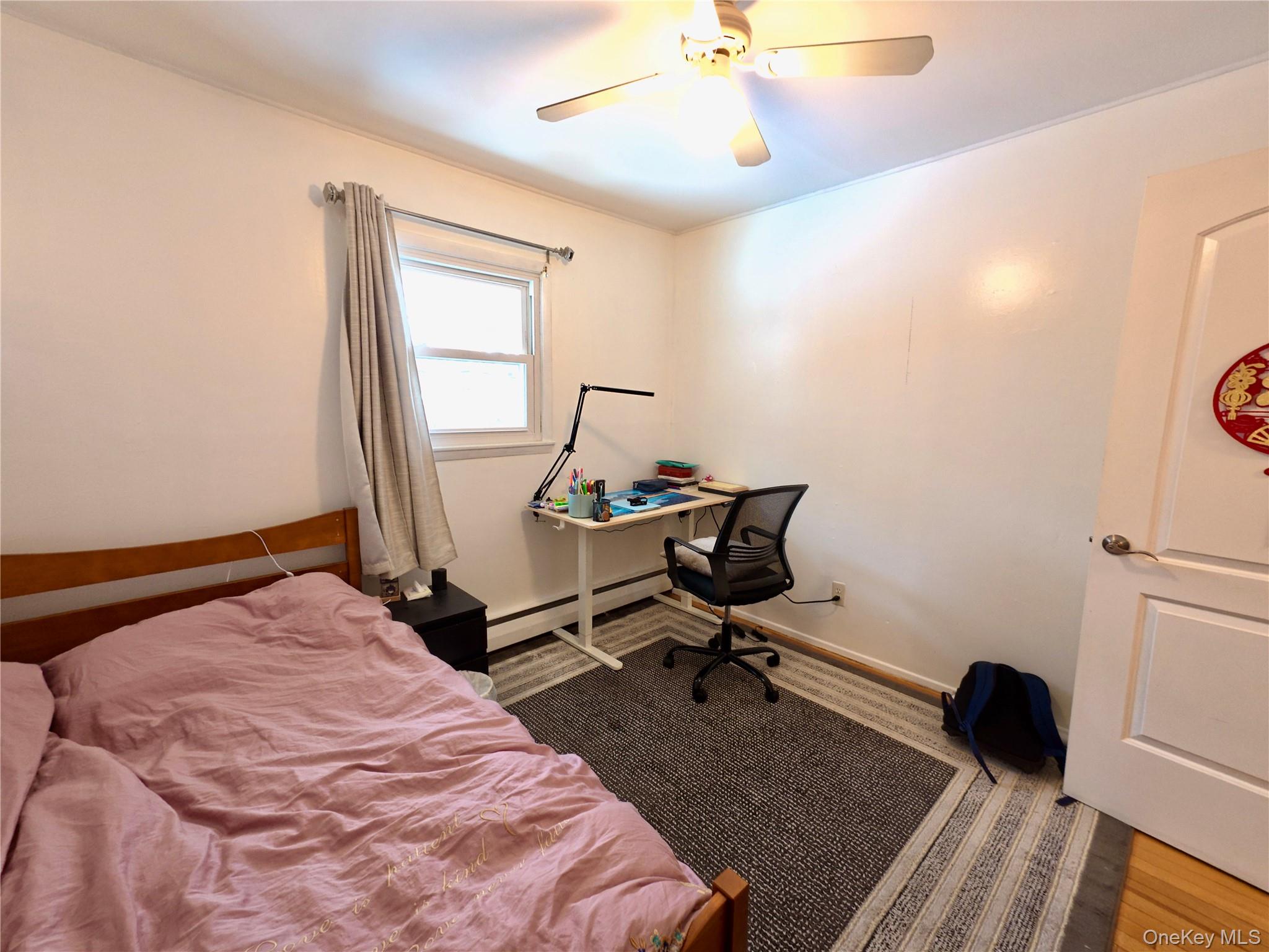 10 Kings Park Road, Commack, NY 11725