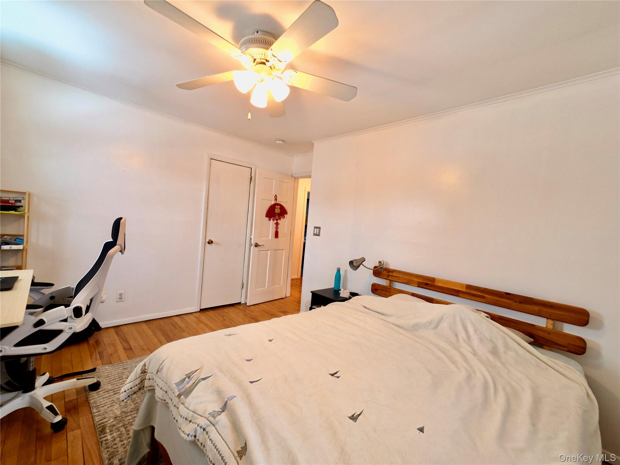 10 Kings Park Road, Commack, NY 11725