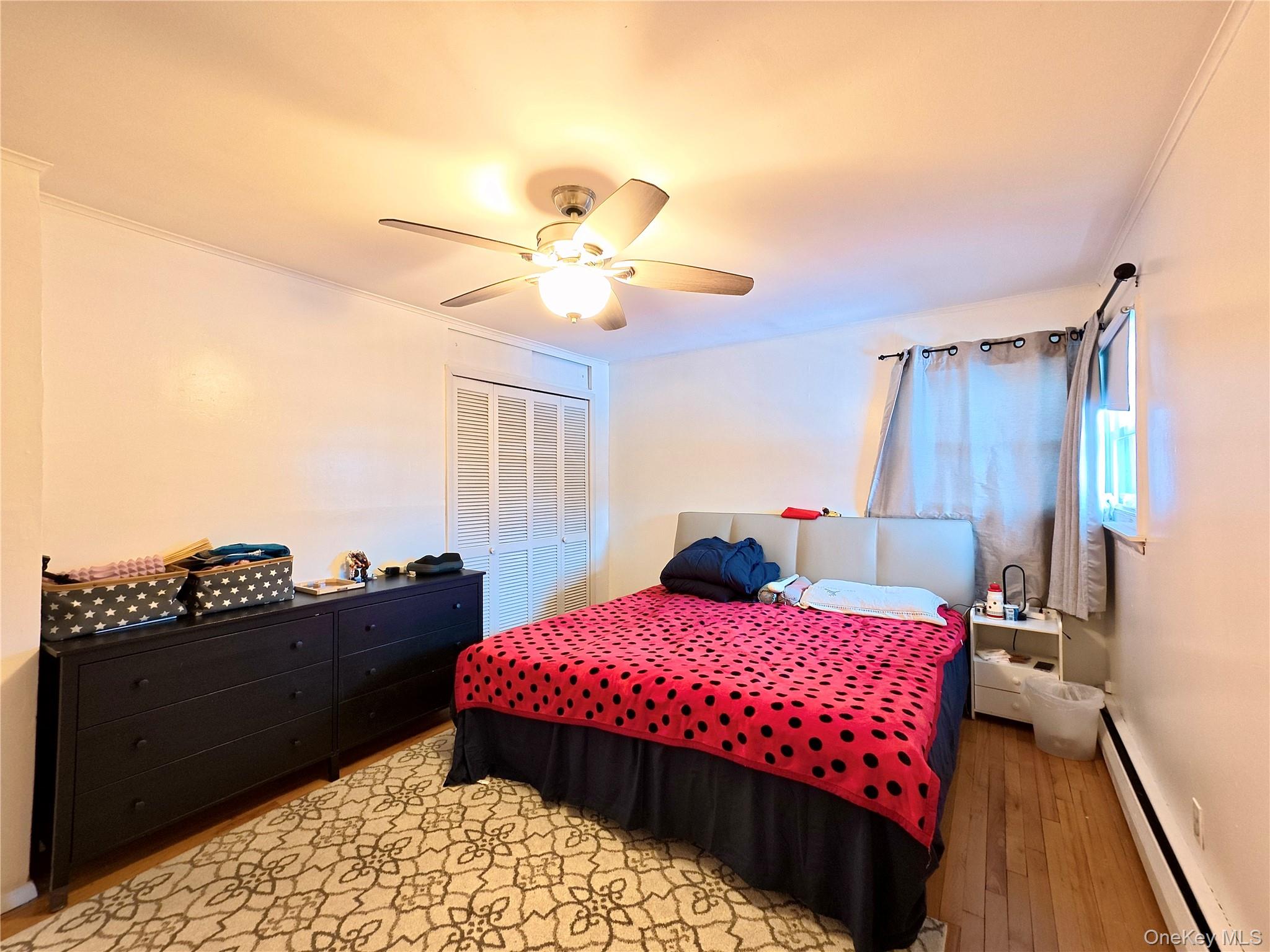 10 Kings Park Road, Commack, NY 11725