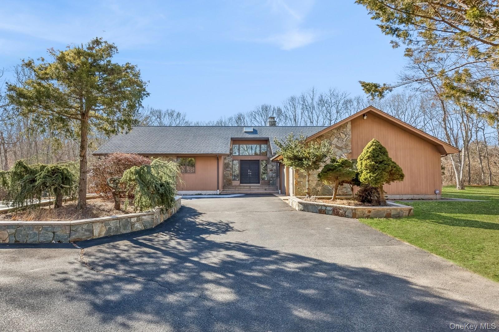 2905 Private Road, East Marion, NY 11939