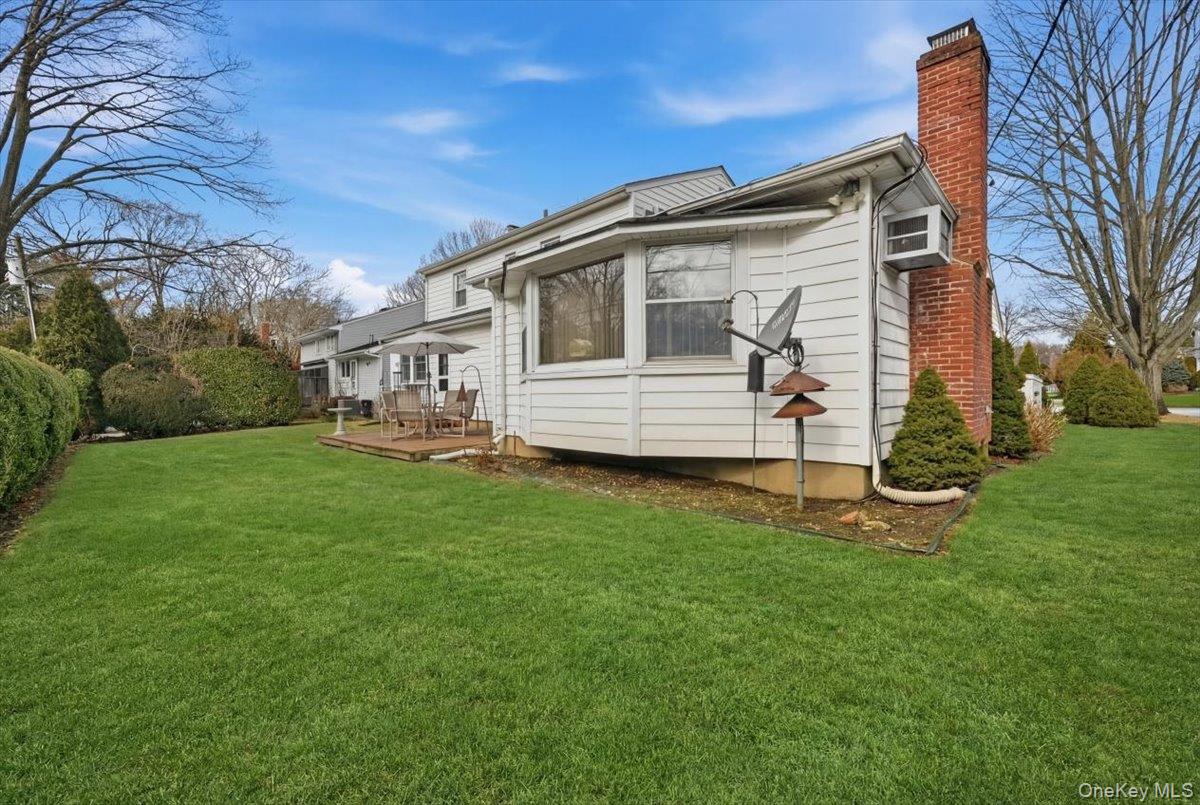 8 Andover Court, Garden City, NY 11530