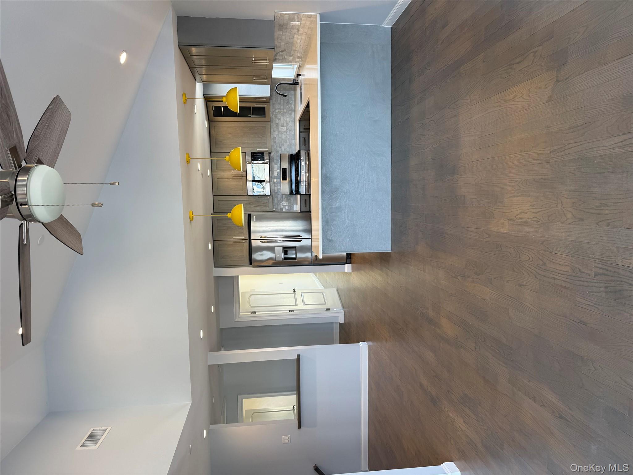 90 E Hudson Street, Long Beach, NY 11561