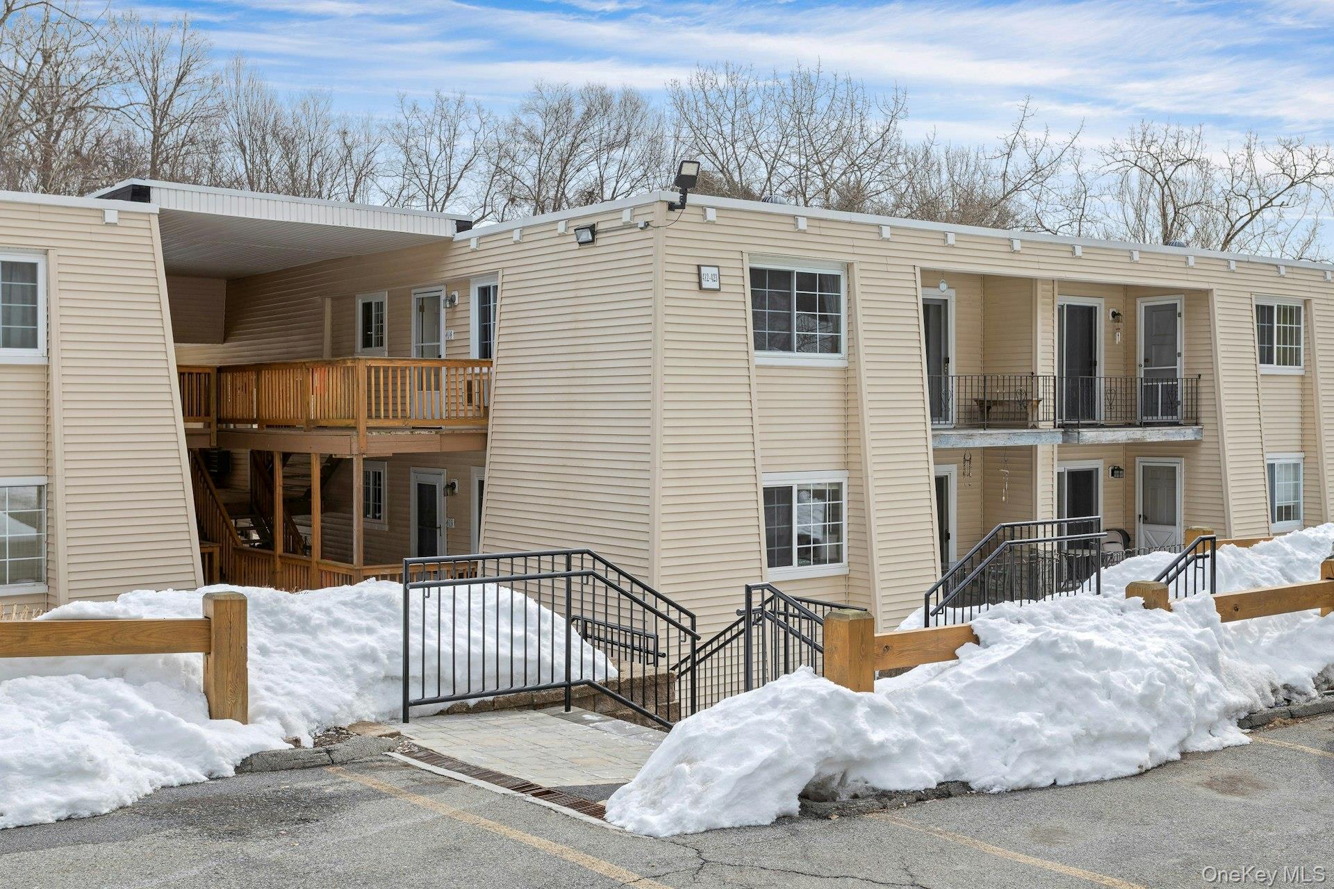 417 Fox Run Lane, Carmel, NY 10512