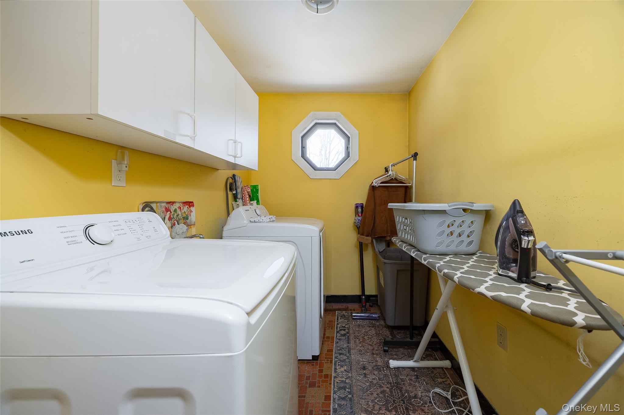 40 Ireland Drive, Poughkeepsie, NY 12603