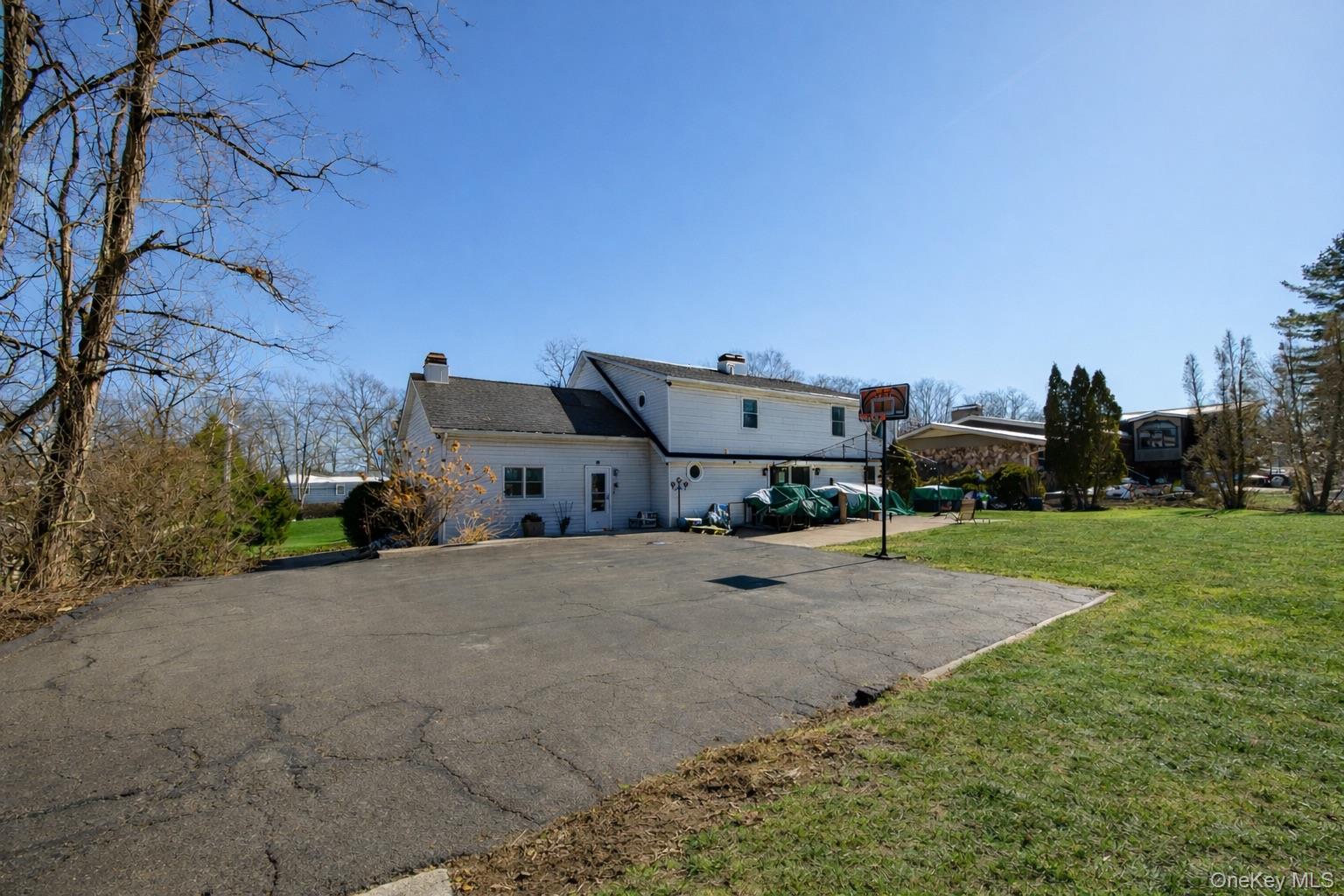 40 Ireland Drive, Poughkeepsie, NY 12603