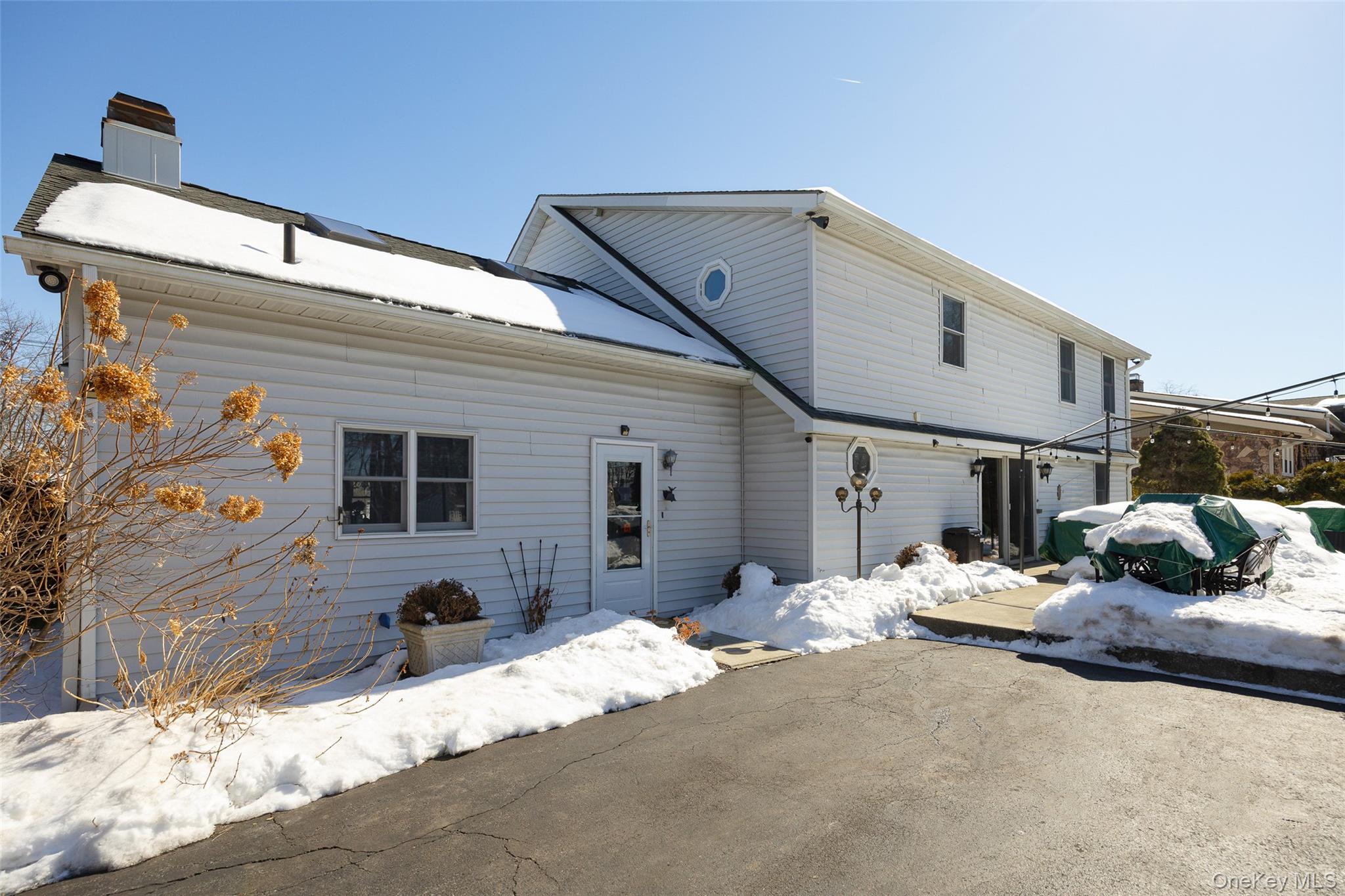 40 Ireland Drive, Poughkeepsie, NY 12603