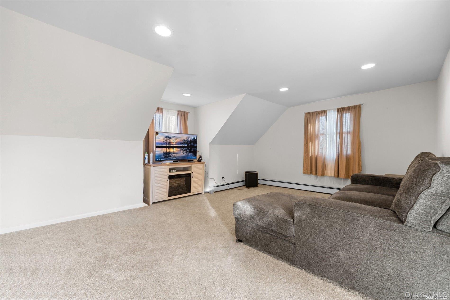 733 14th Street, West Babylon, NY 11704