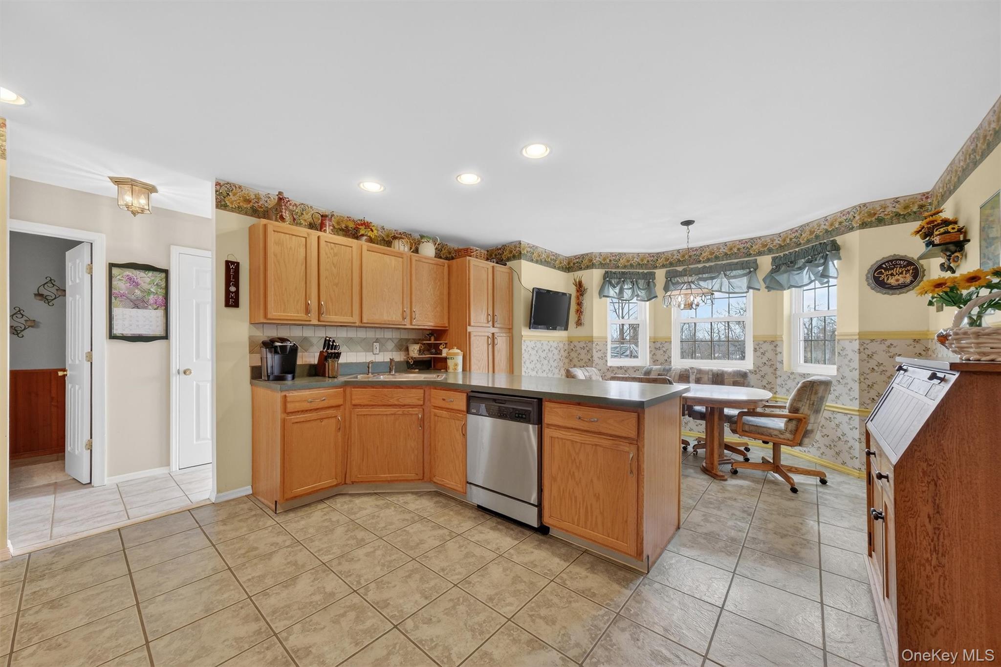 3 Windsor Garden Drive, New Windsor, NY 12553