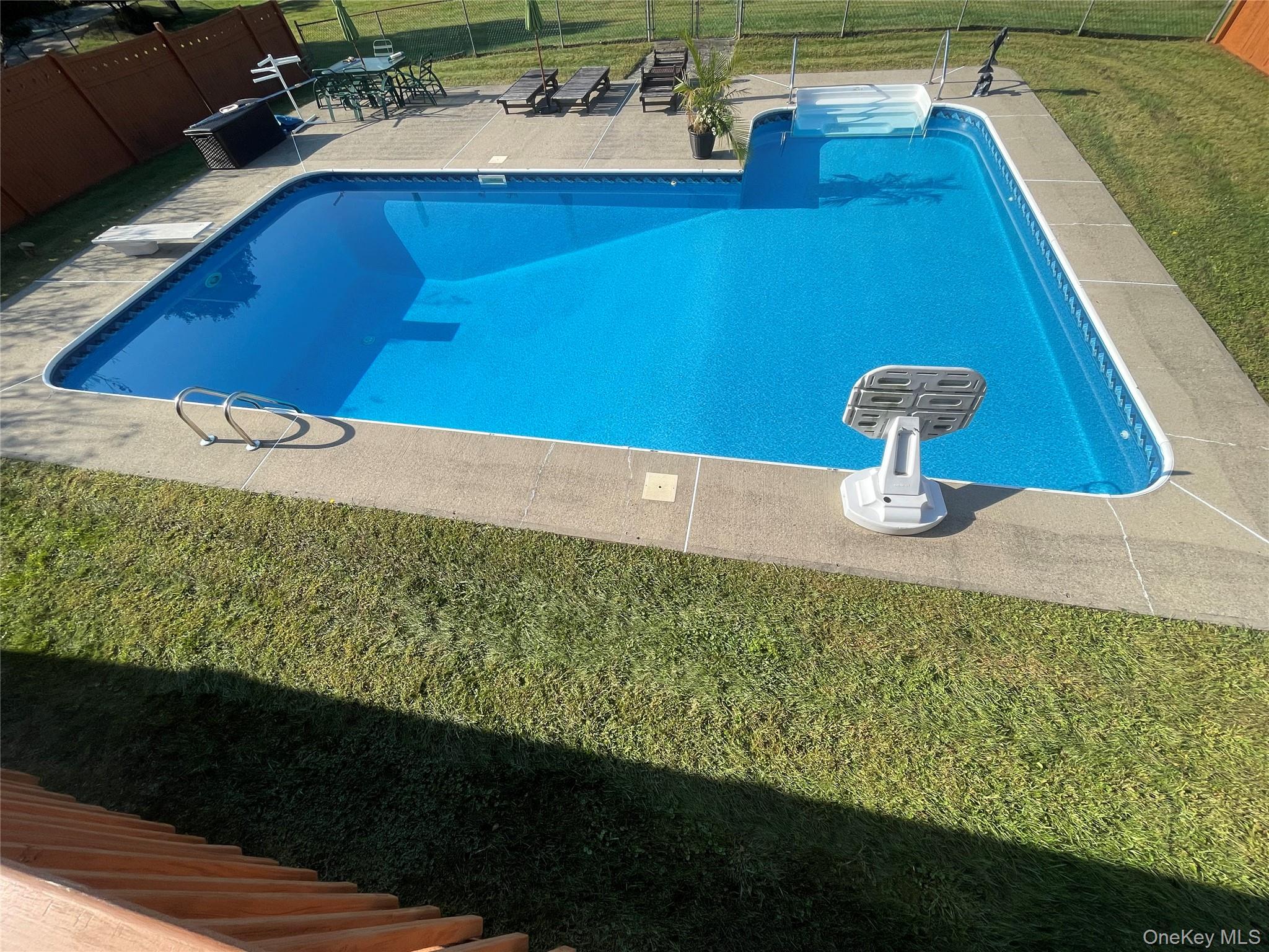 3 Windsor Garden Drive, New Windsor, NY 12553