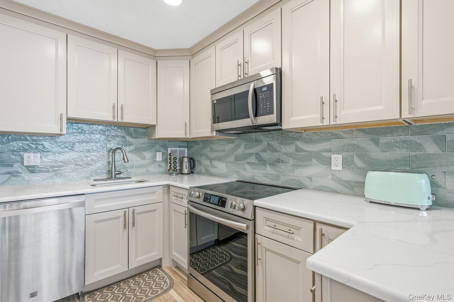 715 162nd Street # 4D, Beechhurst, NY 11357