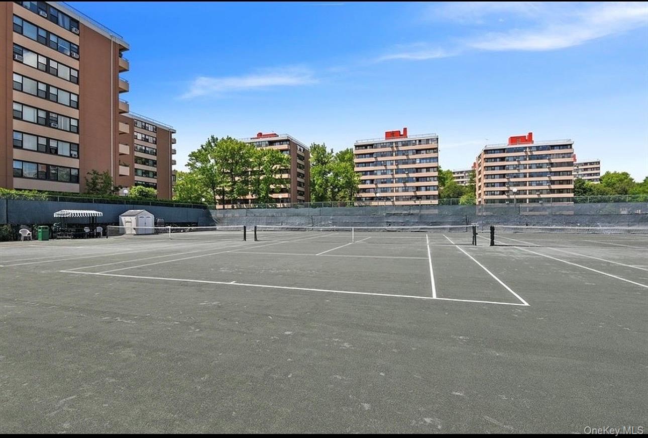 715 162nd Street # 4D, Beechhurst, NY 11357