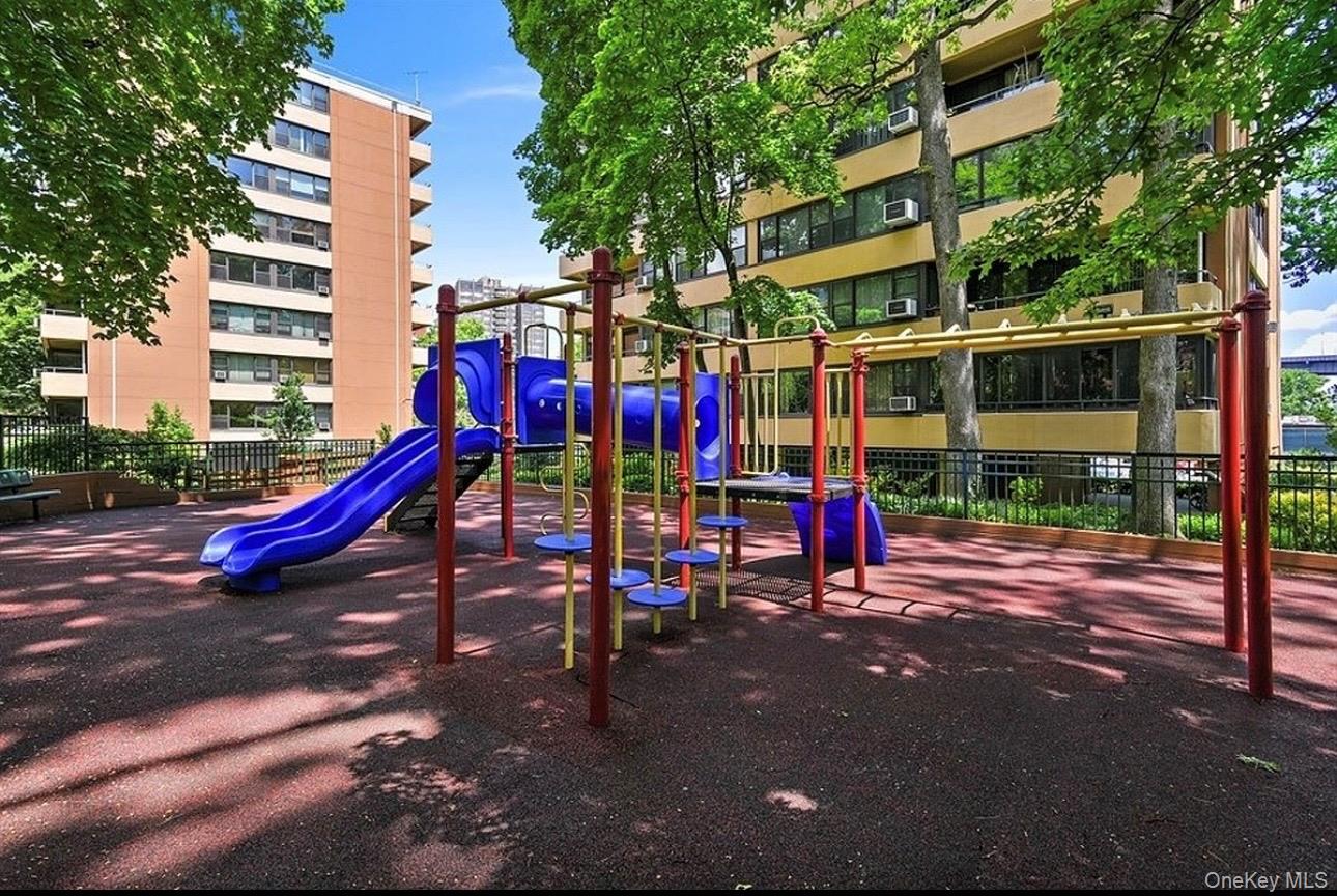 715 162nd Street # 4D, Beechhurst, NY 11357