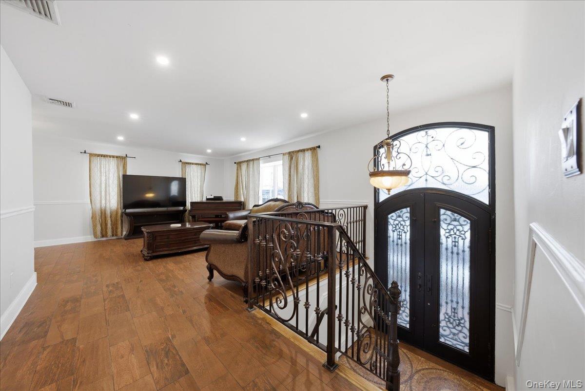 101 Jetmore Place, Massapequa, NY 11758