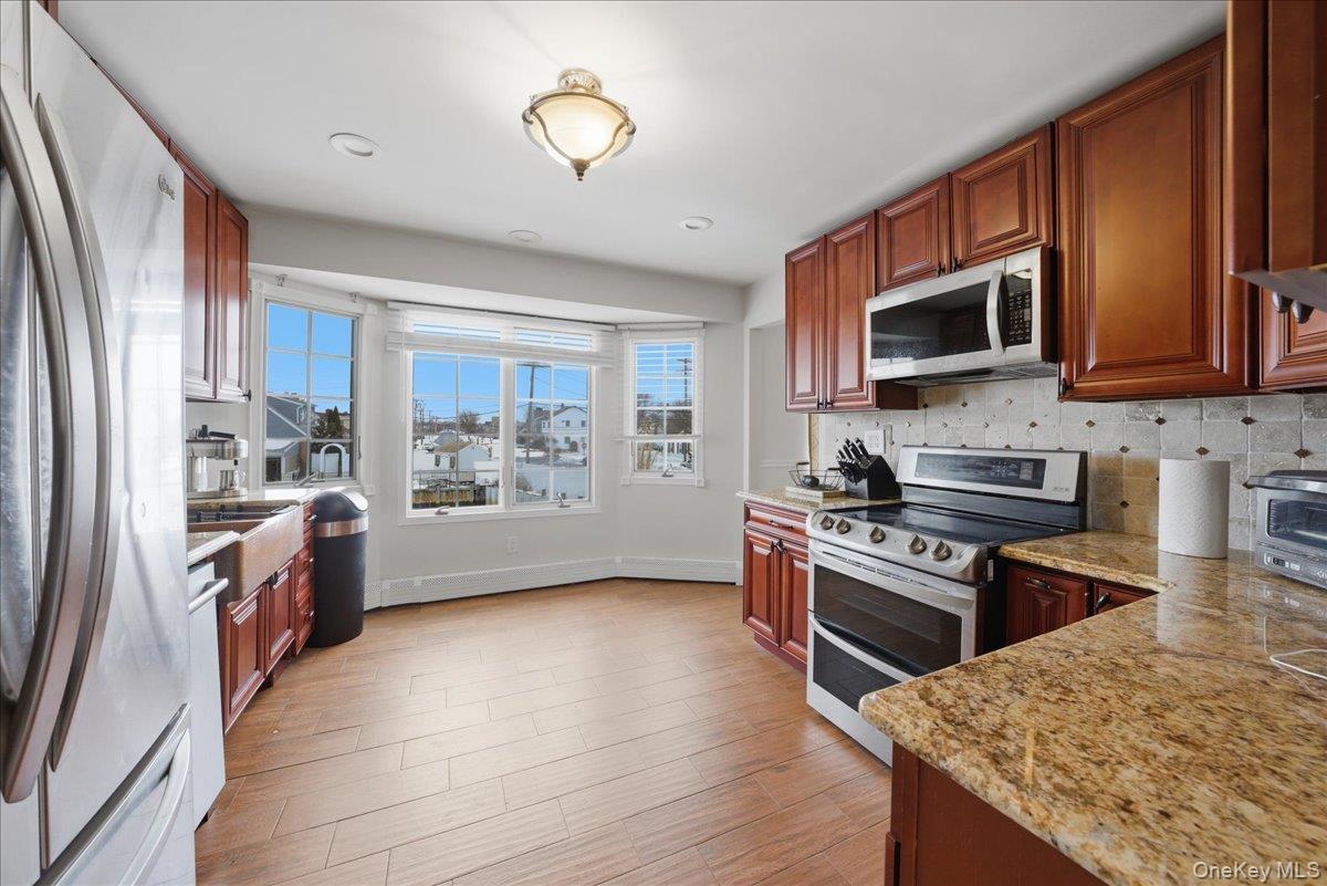 101 Jetmore Place, Massapequa, NY 11758