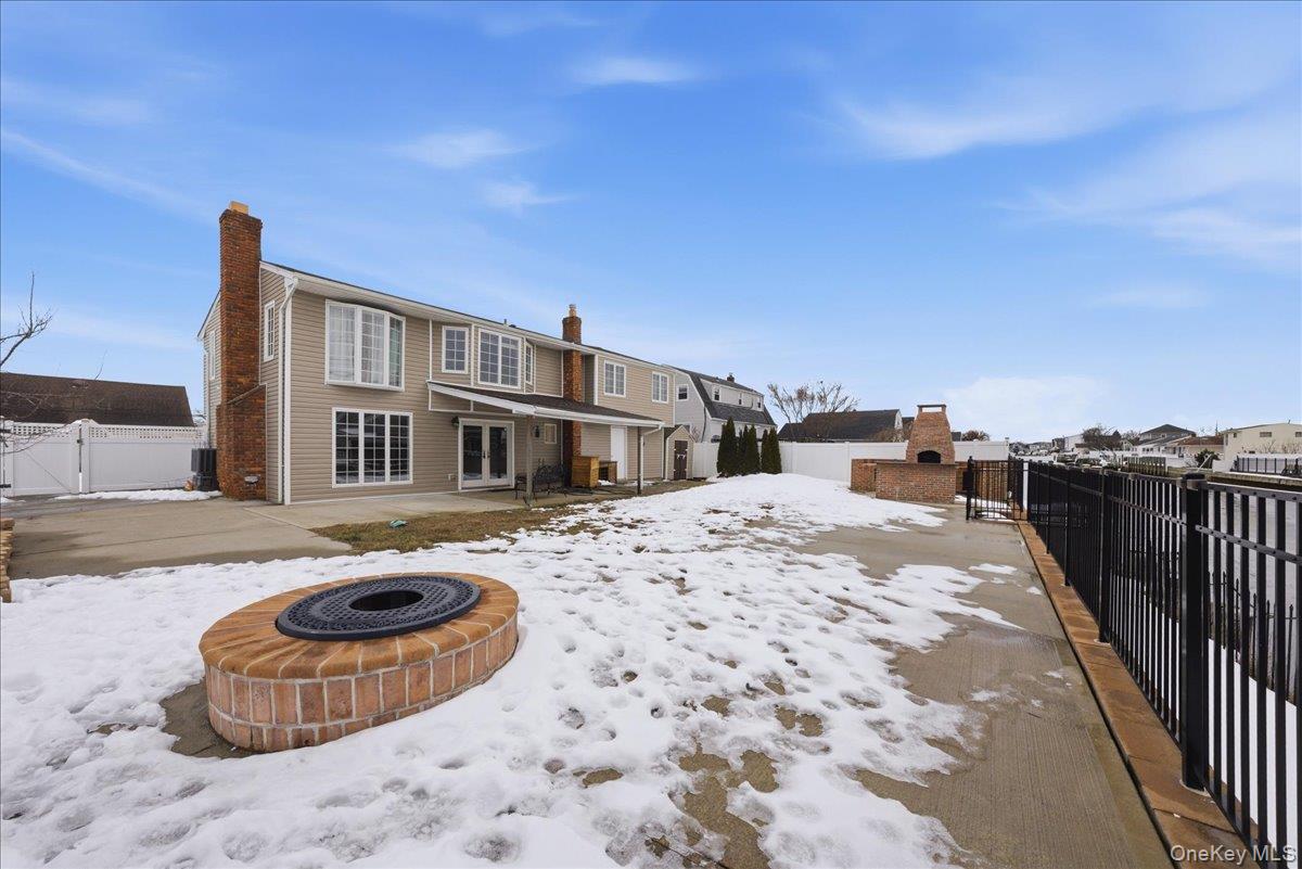 101 Jetmore Place, Massapequa, NY 11758