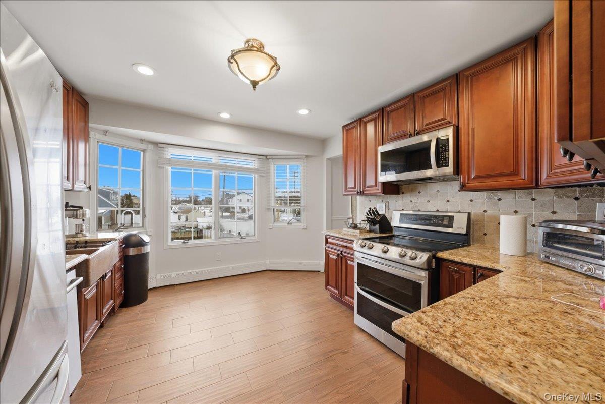 101 Jetmore Place, Massapequa, NY 11758