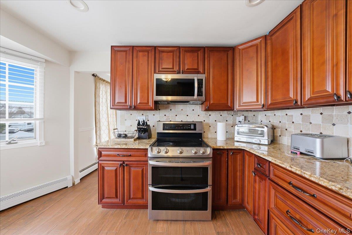 101 Jetmore Place, Massapequa, NY 11758