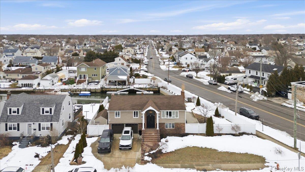 101 Jetmore Place, Massapequa, NY 11758