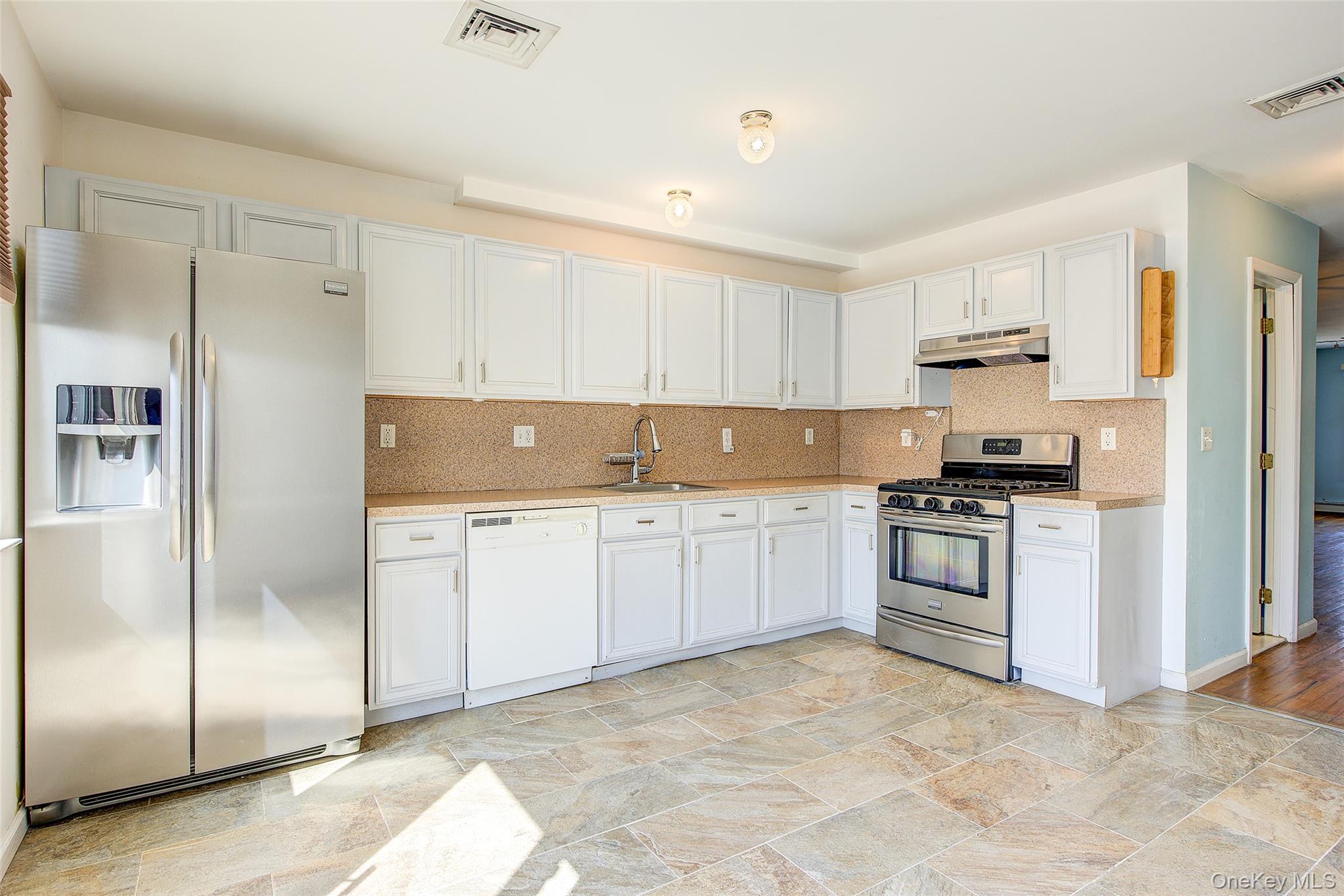 3102 Richmond Terrace, Staten Island, NY 10303