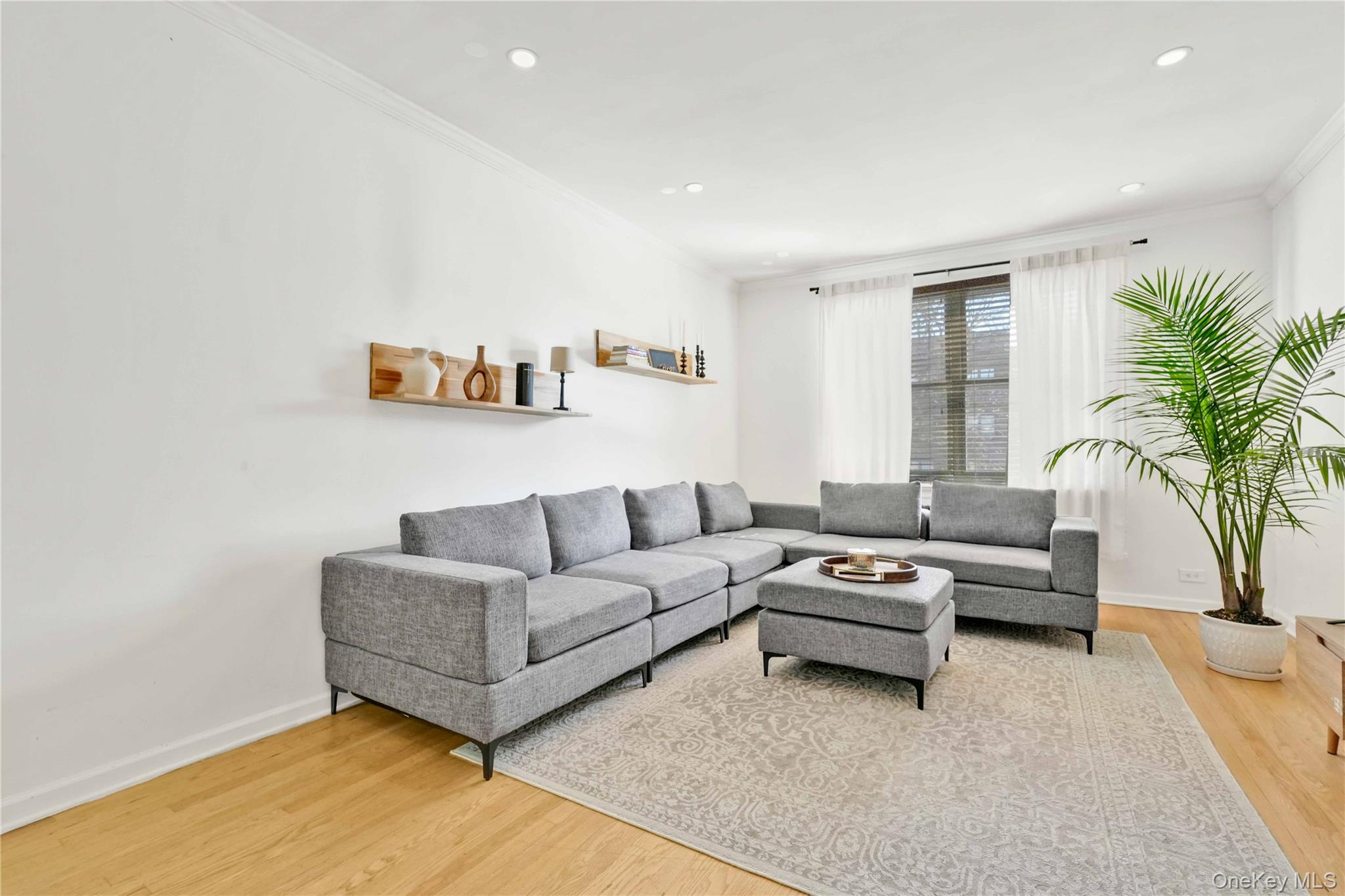 7707 Ditmars Boulevard # 2, East Elmhurst, NY 11370