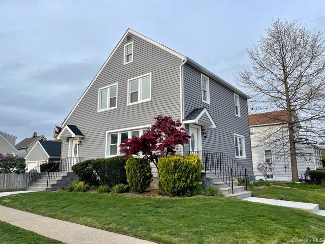 101 Davison Avenue # 2, Lynbrook, NY 11563