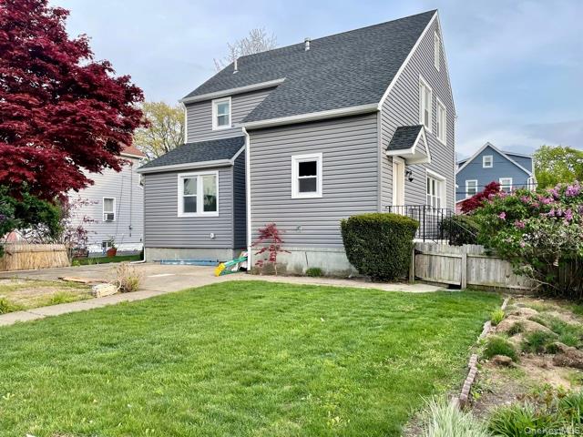 101 Davison Avenue # 2, Lynbrook, NY 11563