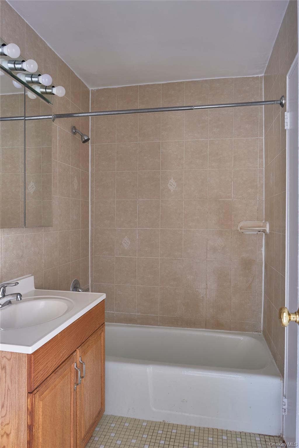 2 Consulate Drive # 1J, Tuckahoe, NY 10707