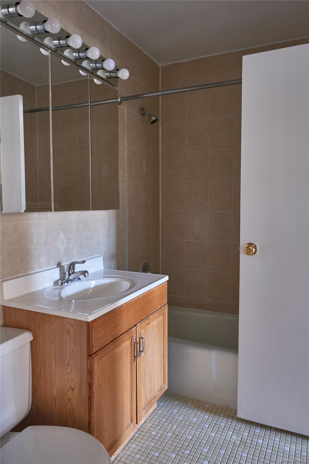 2 Consulate Drive # 1J, Tuckahoe, NY 10707