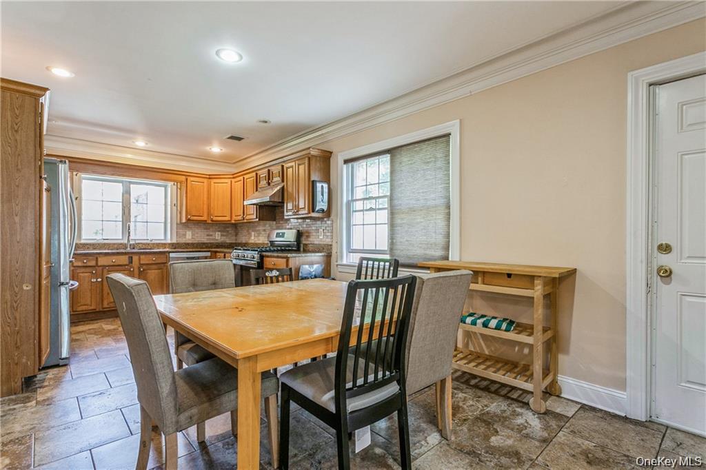 39 Croydon Road, Yonkers, NY 10710