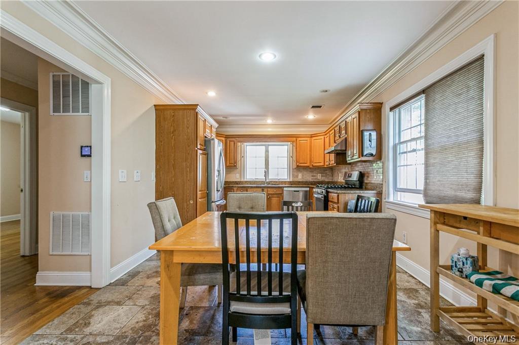 39 Croydon Road, Yonkers, NY 10710